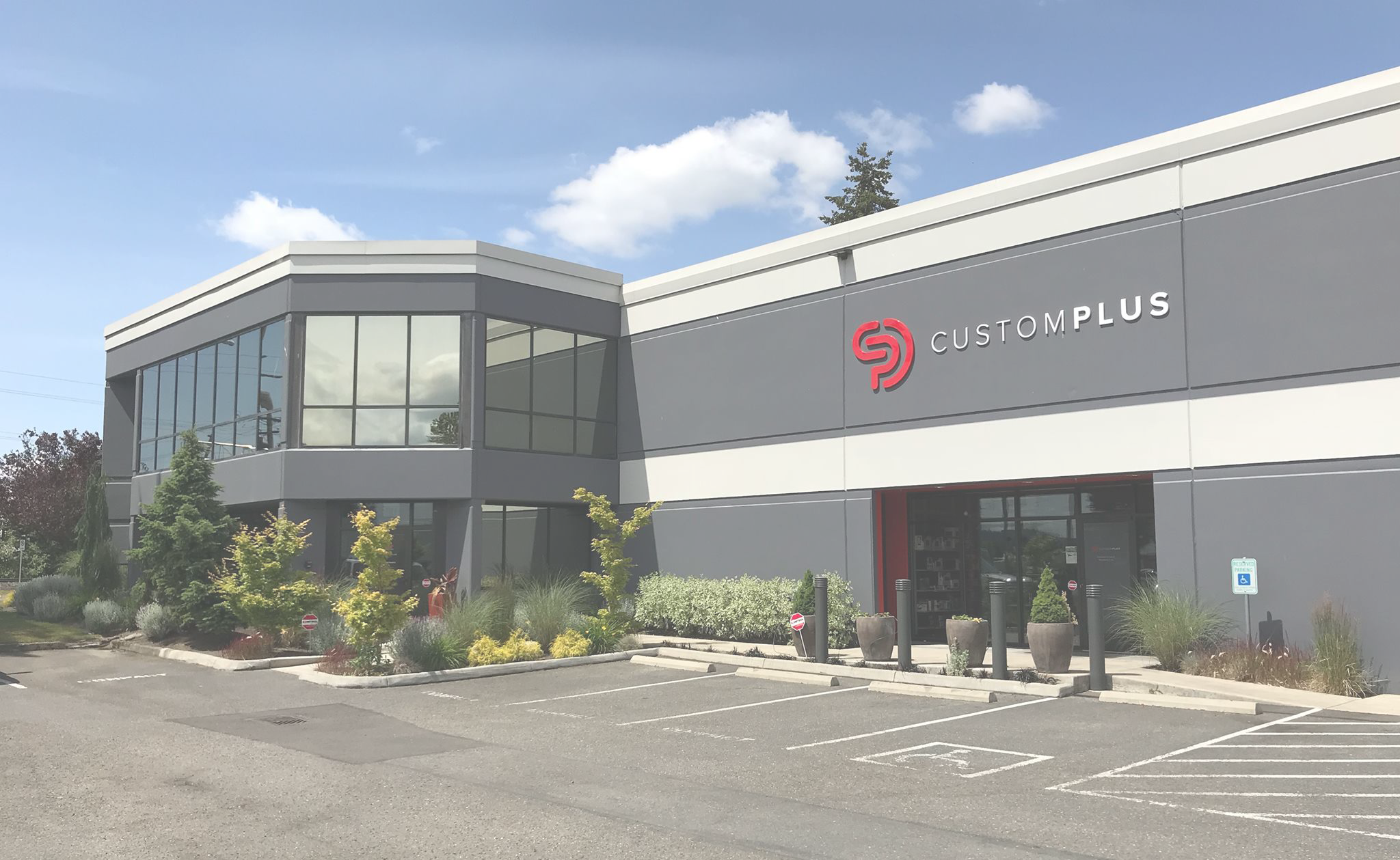 CustomPlus Distributing