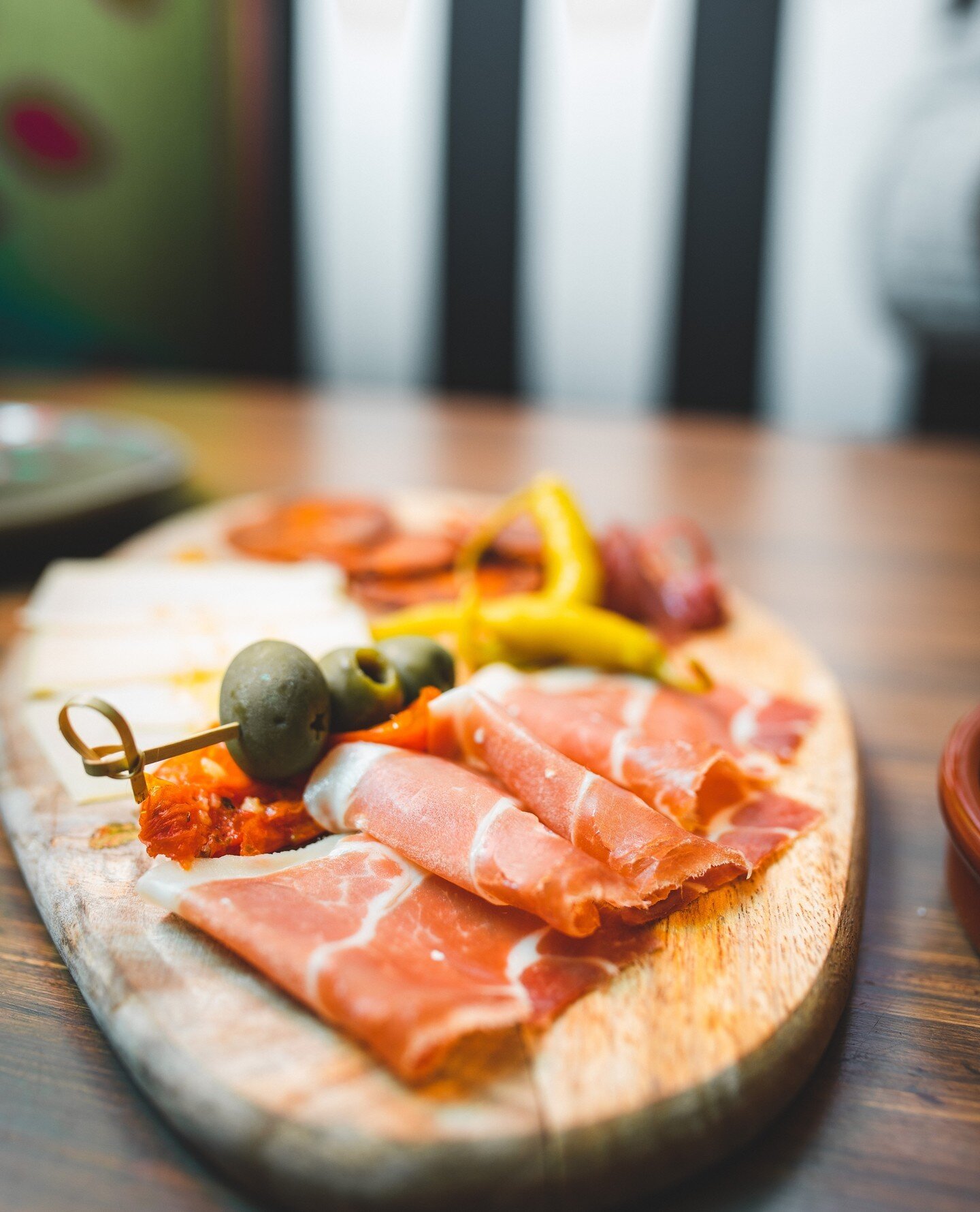 Collecting memories in Spain, but you don't have to travel all the way there? Sounds like a win to us! 👏🏽 Don't worry about airfare, come in and order some tapas and pretend you're at a restaurant all the way in Catalonia.⁠
⁠
Don't forget about our