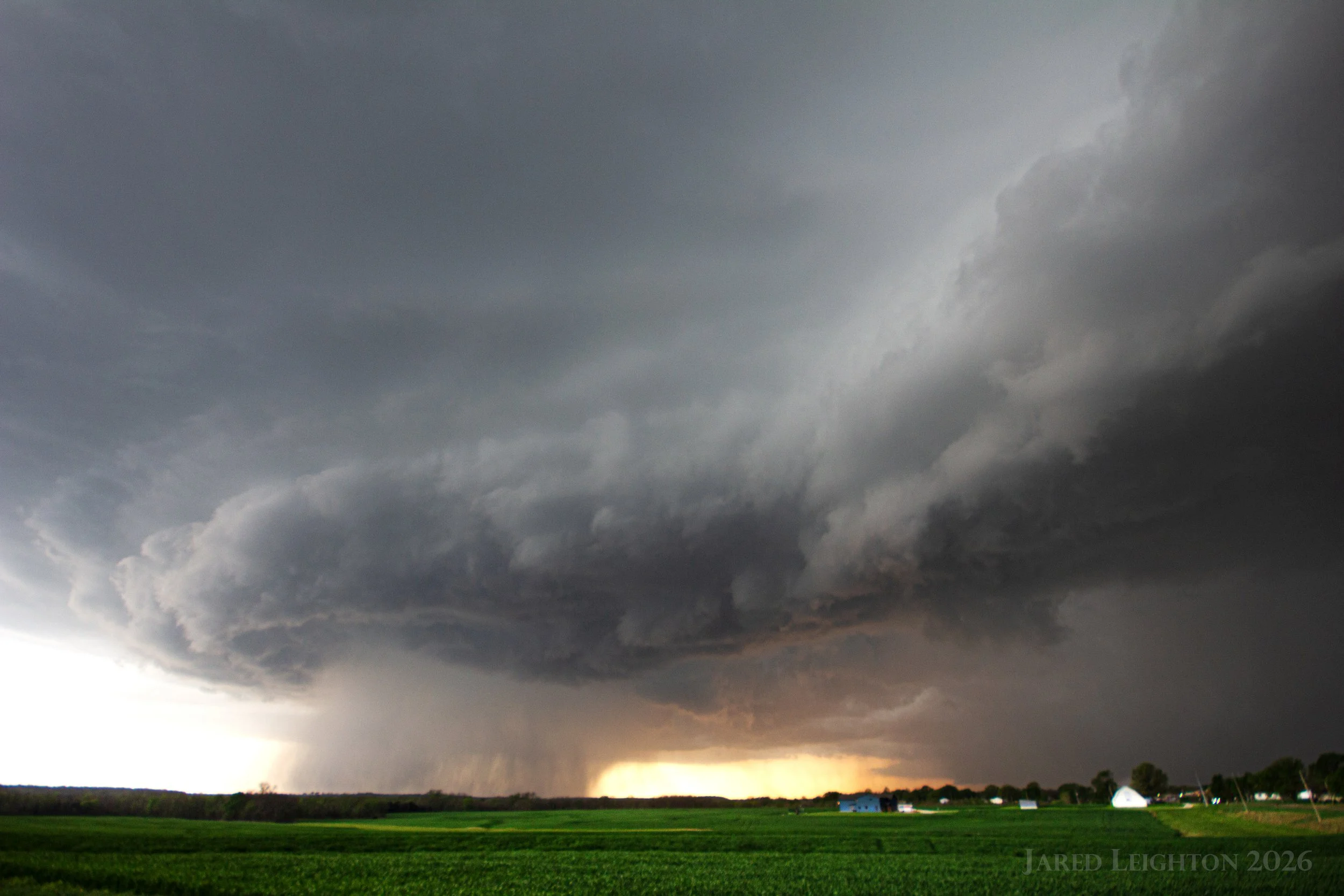 Supercell moving into Pomona, Kansas