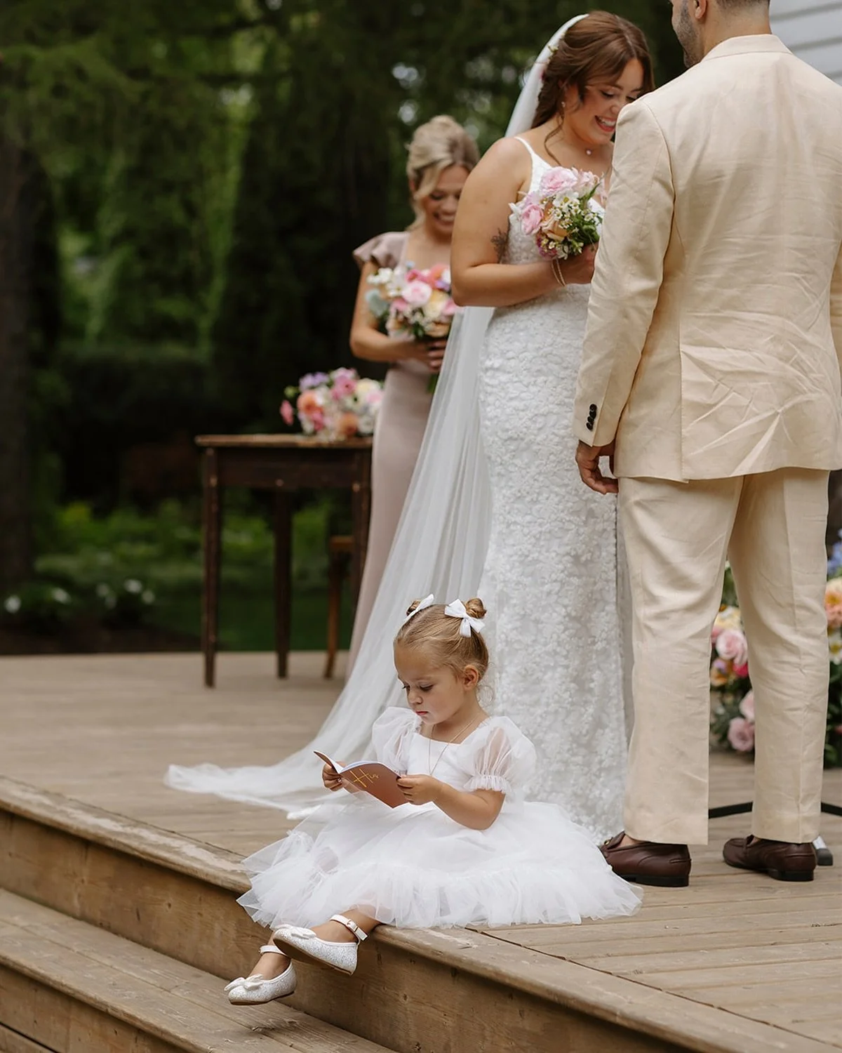 Reading Mom and Dad&rsquo;s love story! ✨ My dream day at Cranberry Creek Gardens 🫶