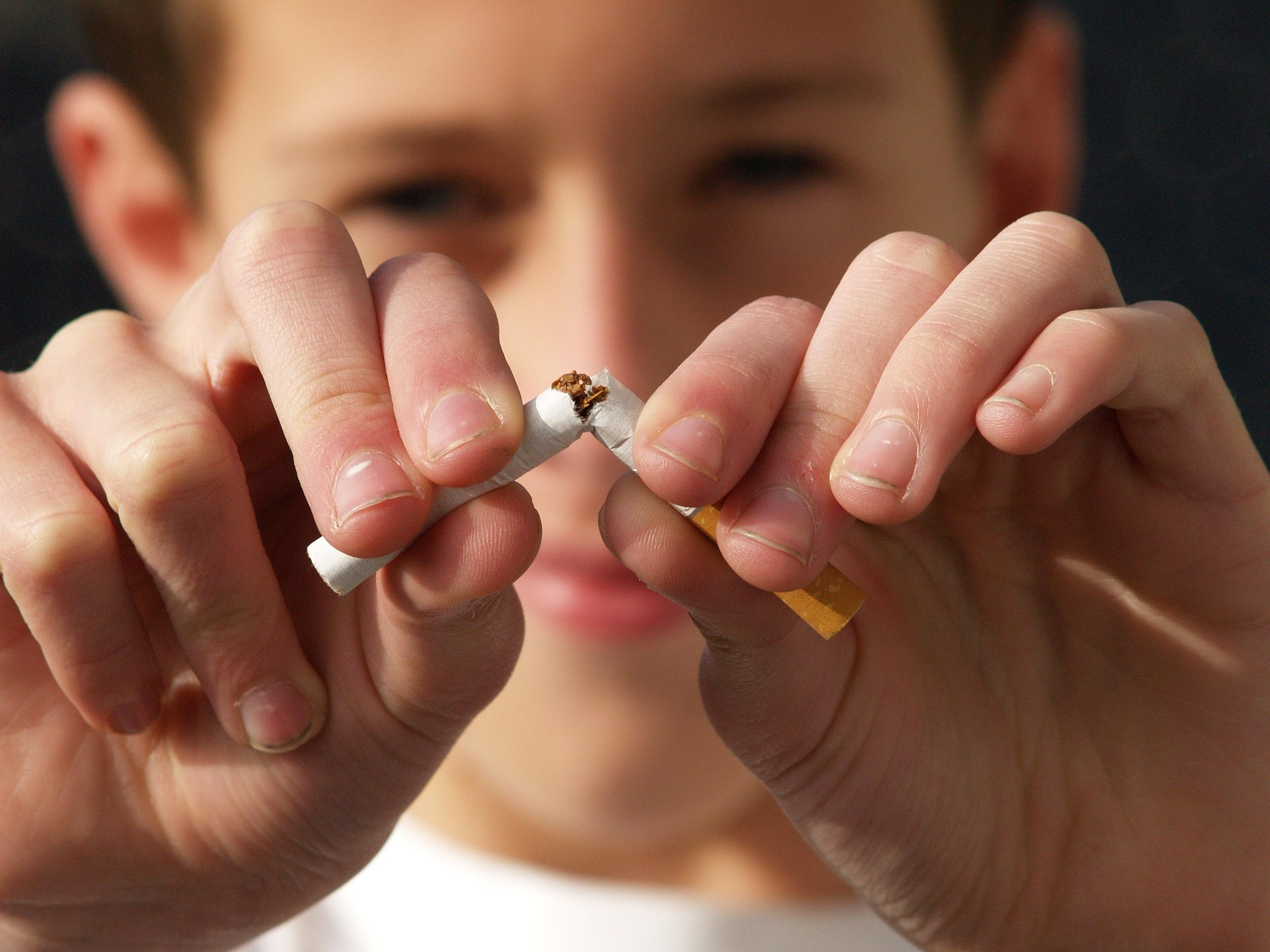 Vacaciones de Verano: Es el Momento Perfecto para hablar con su hijo Adolescente Sobre los Peligros del Vapeo.