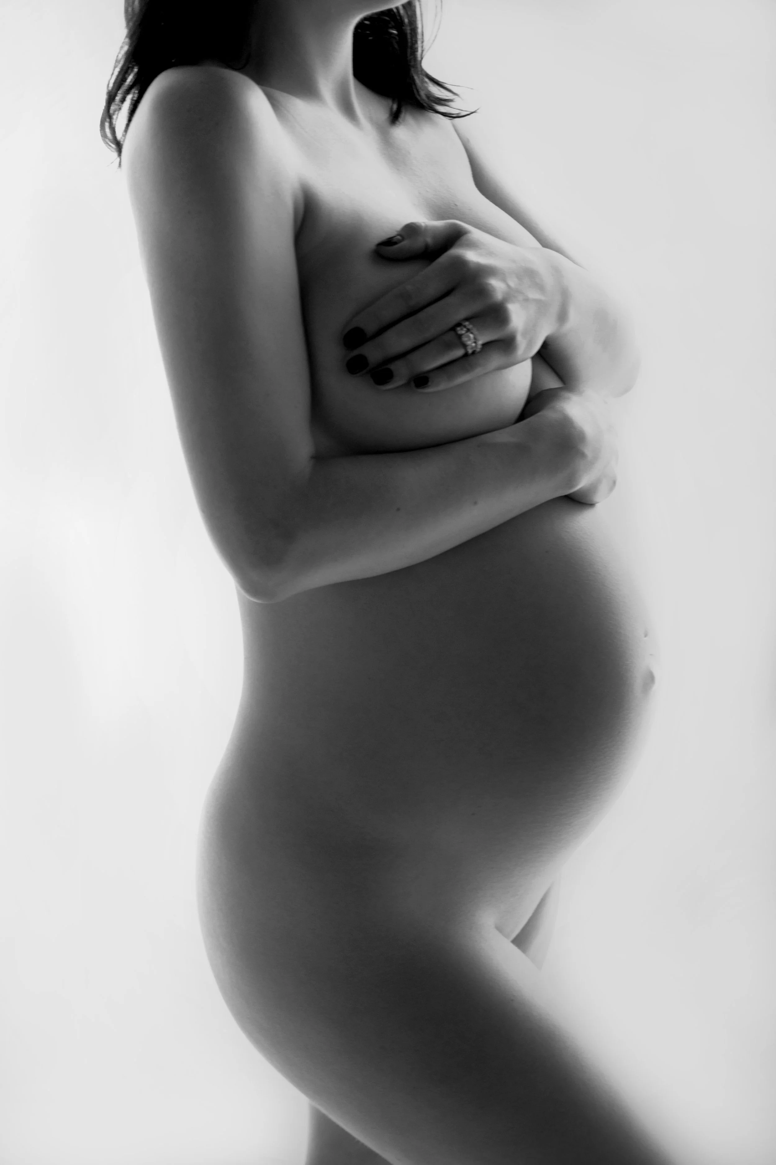 Chicago maternity photos by Emily Gualdoni Photography 
