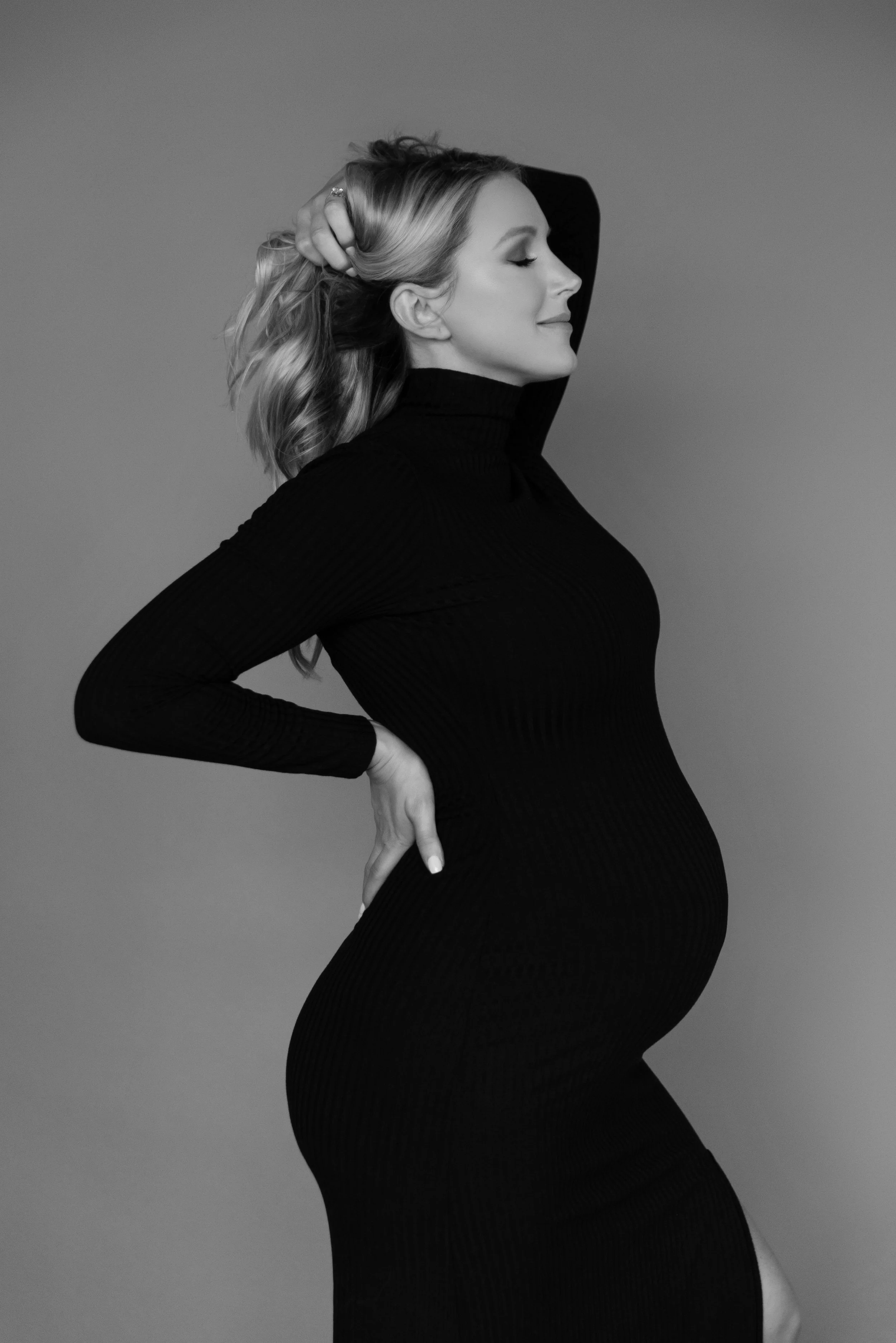 Chicago maternity photos by Emily Gualdoni Photography 