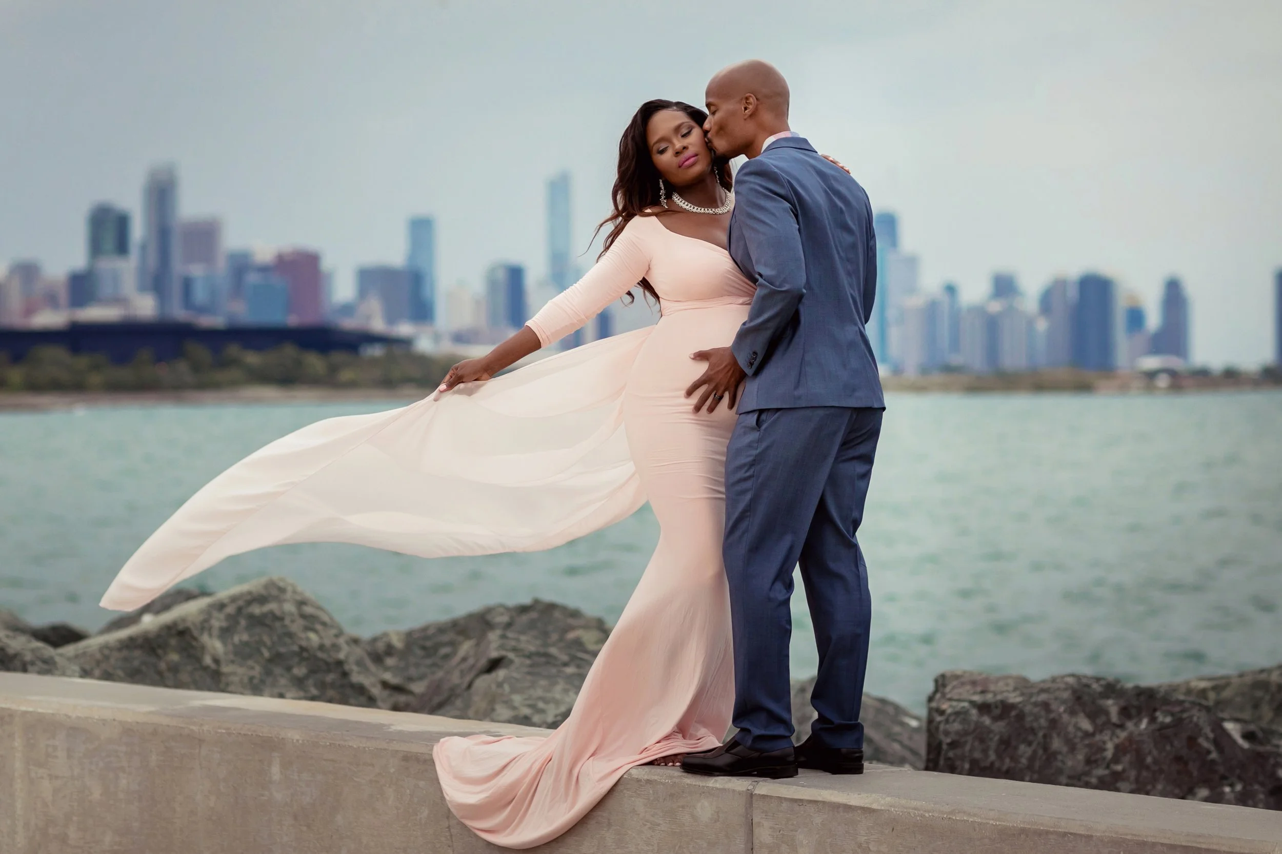 patrice_marwin_maternity_photos-31st-beach-chicago-emily_gualdoni_photography_08262017-011.jpg