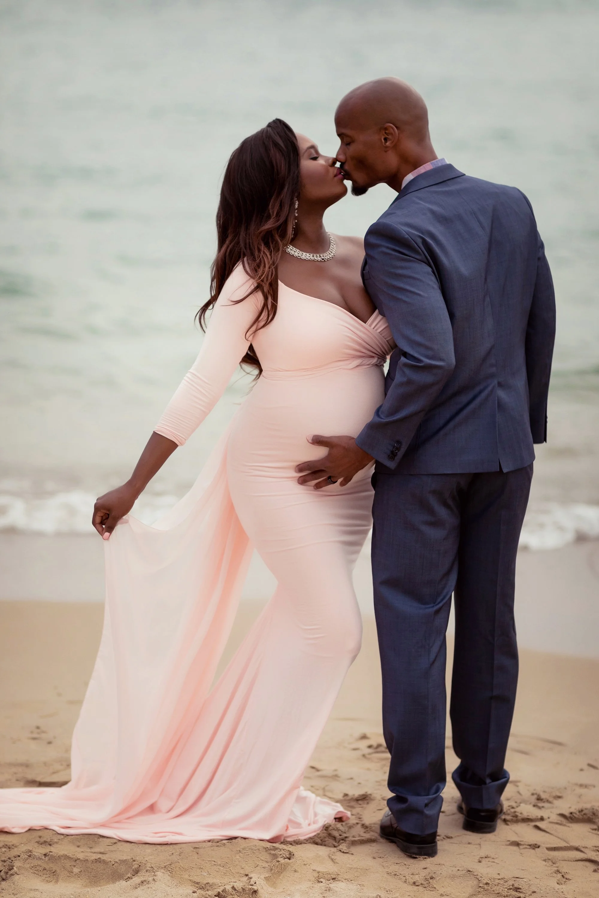 patrice_marwin_maternity_photos-31st-beach-chicago-emily_gualdoni_photography_08262017-005.jpg