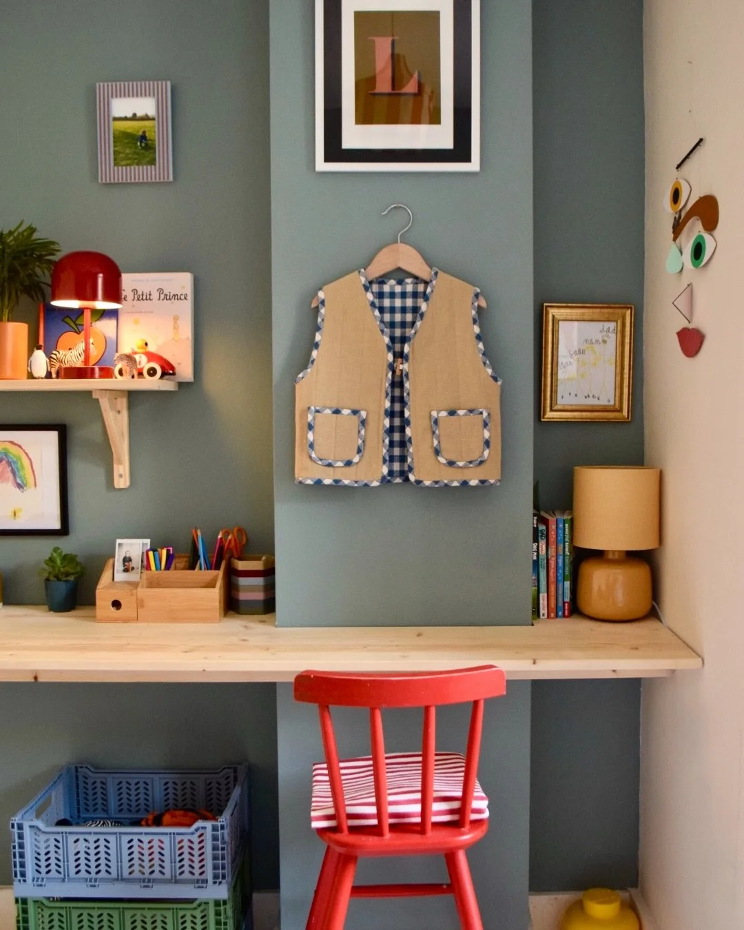 Sample sale! One of our sell out reversible vests has just been added to the website. The original and last one in this fabric 🩵 

Age 3-5Y 
Sample sale price &pound;40 ( originally &pound;60) 

Order before midnight tonight for delivery before Chri