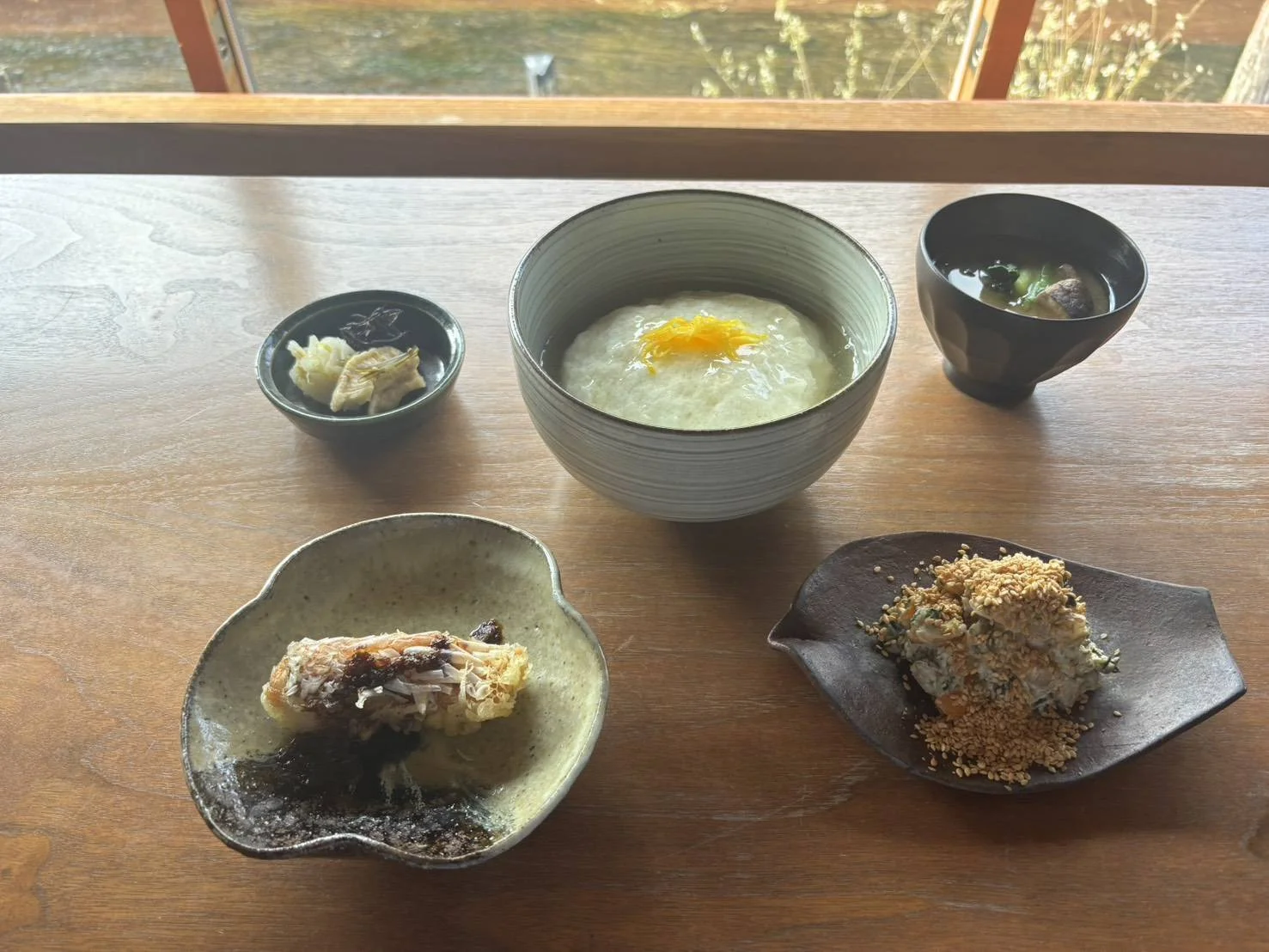 お昼メニューのご紹介