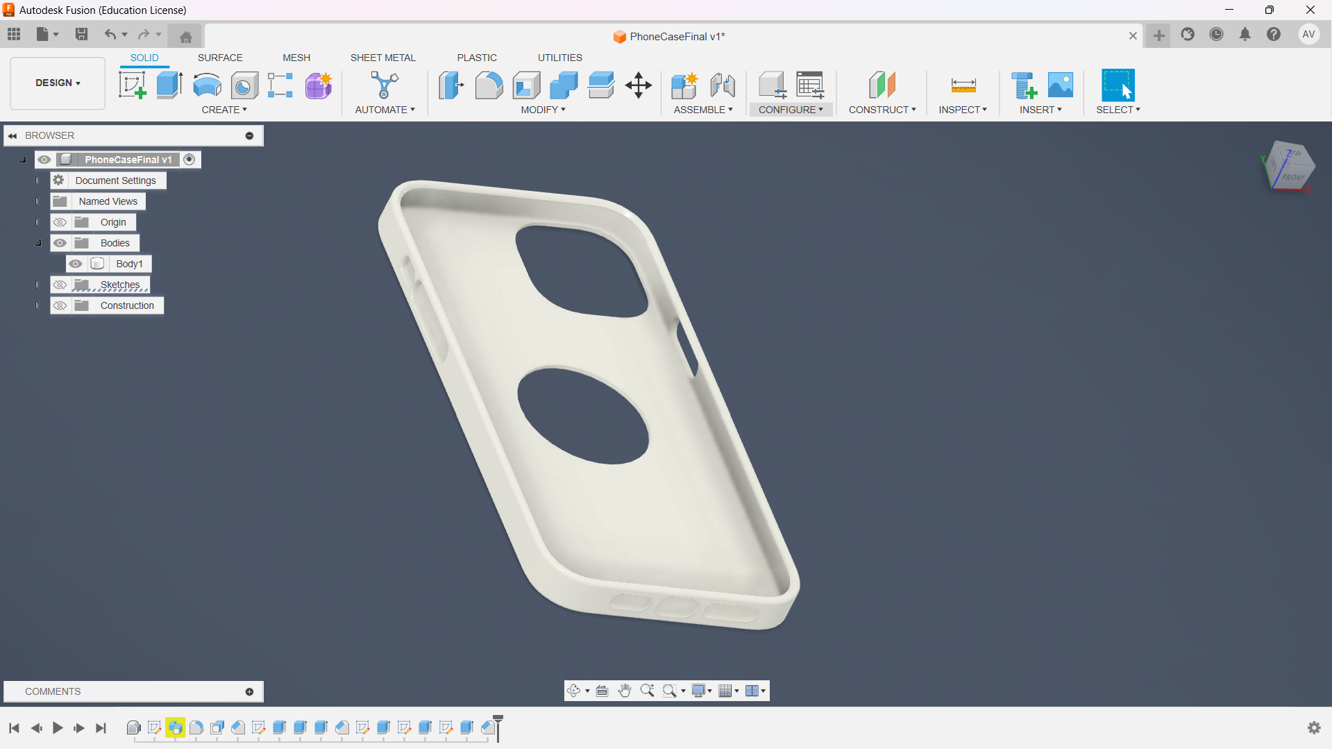 Une modélisation 3D d'une coque de téléphone en blanc, vue dans le logiciel Fusion 360.