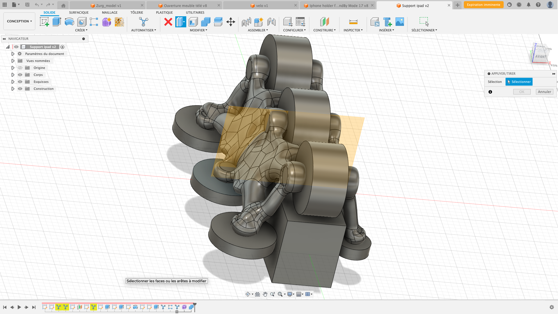 Modèle 3D d’un mécanisme composé de plusieurs rouages, avec un support rectangulaire, probablement pour une application mécanique ou électronique, visualisé dans un logiciel de conception 3D.