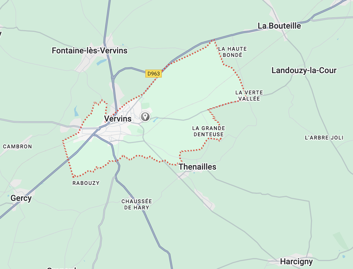 Carte montrant la région autour de Vervins, avec des routes, des villages et un tracé en pointillé rouge indiquant un parcours ou une frontière.