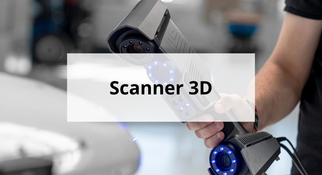 Une personne tenant un scanner 3D avec un écran blanc affichant le texte "Scanner 3D".