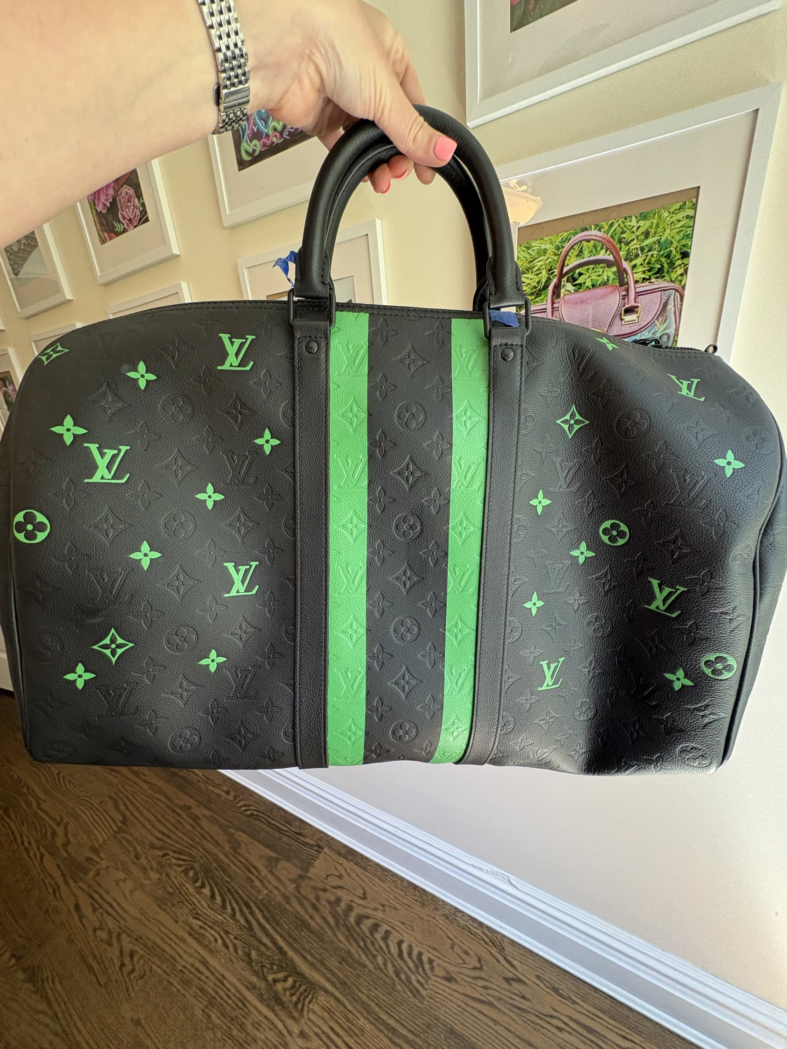 A Father's day gift for a really cool husband who wanted a special shade of green to match the rest of his luggage. 