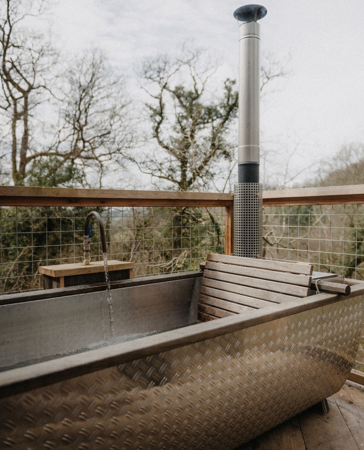 Perched amidst the canopy, Chatan's balcony is your secret spot 🛀🏻⁠
⁠
Surrounded by nothing but woodland and wildlife, it's the perfect place for forest bathing and lazy lunches.⁠
⁠
Book via the link in our bio.