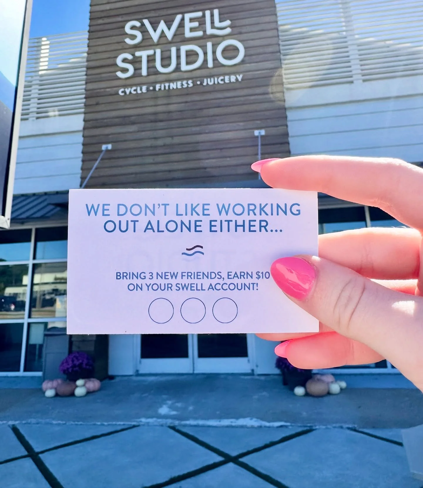 Friends who workout together, stay together. 💪 

Pick up a referral card at the front desk next time you&rsquo;re in studio. Receive a hole punch each time you bring a new friend to class! Once you&rsquo;ve completed your card, turn it in to the fro