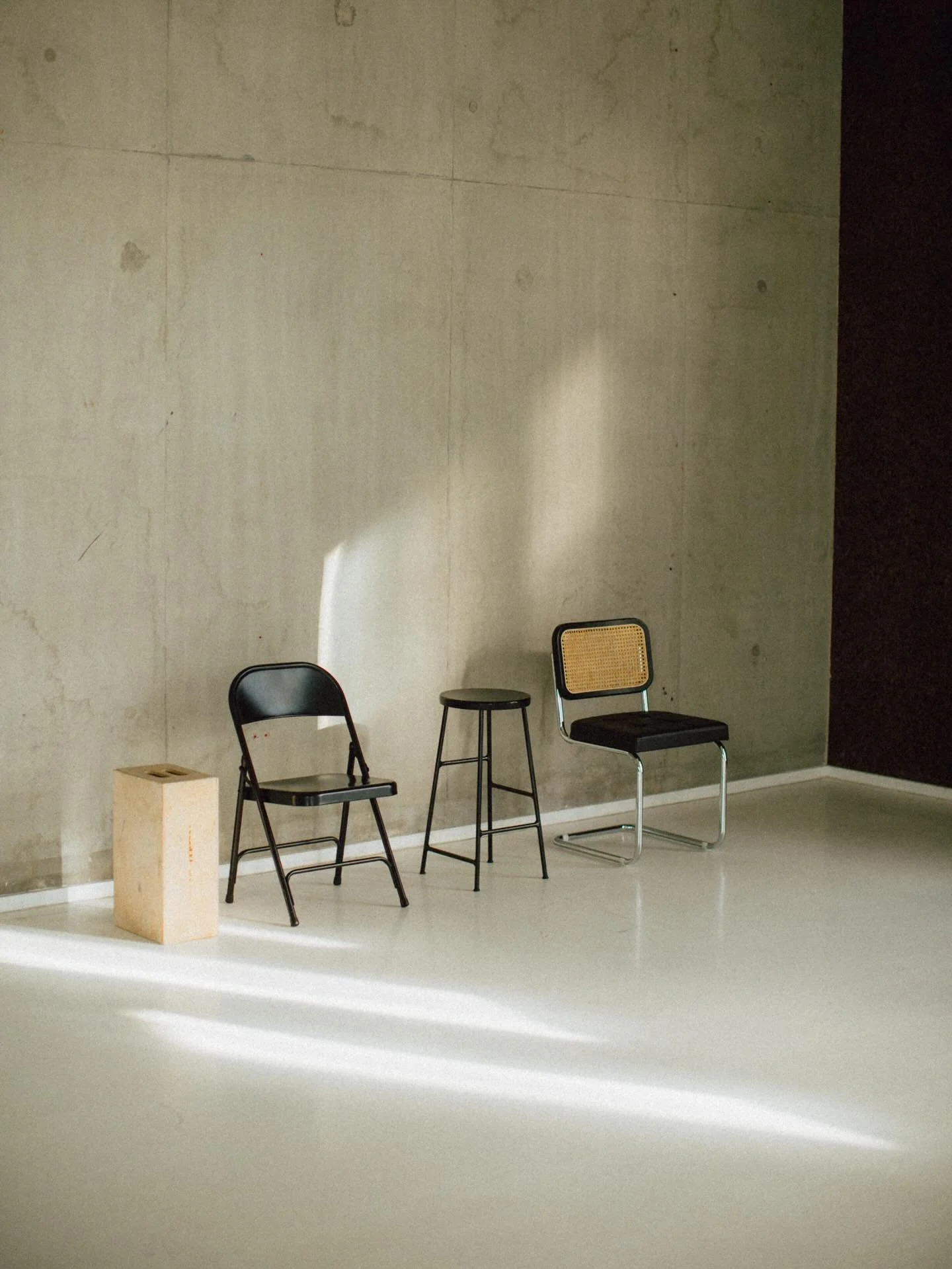 Pull up a chair for more creativity in 2026. 
&bull;
&bull;
&bull;
#londonstudio #southlondonstudio #photographystudio #editorial-shots