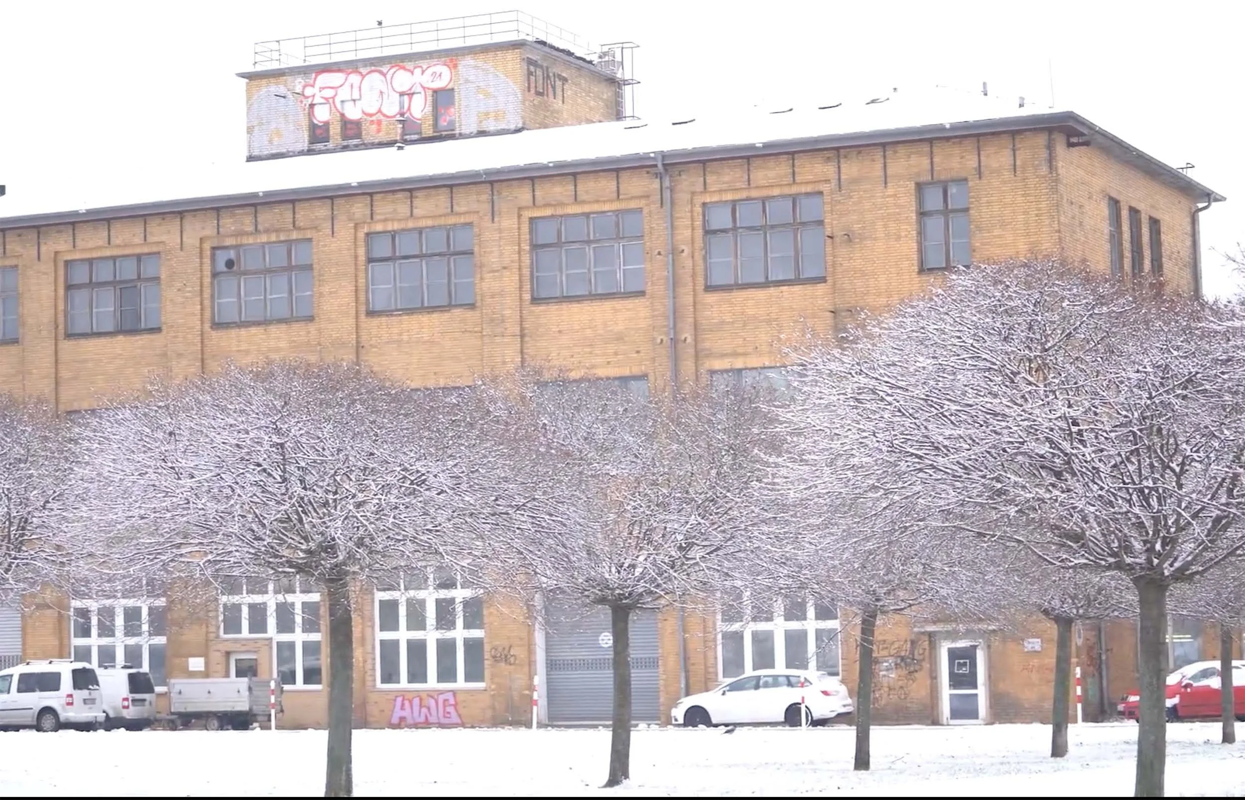 Grund, 
(Abschied von Mörikestrasse, Abschied von Rathenau-Hallen)
Still from video