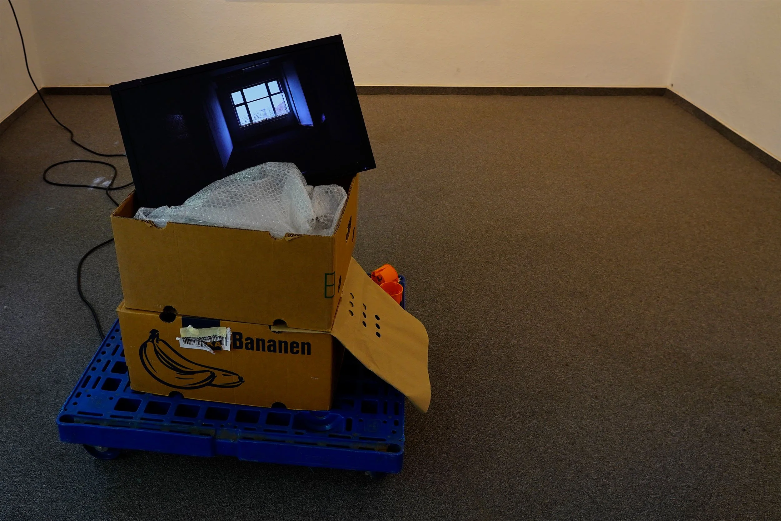 Grund, 
(Abschied von Mörikestrasse, Abschied von Rathenau-Hallen)
Installation View
Kunsthaus Baumschulenweg
Berlin, May 2025