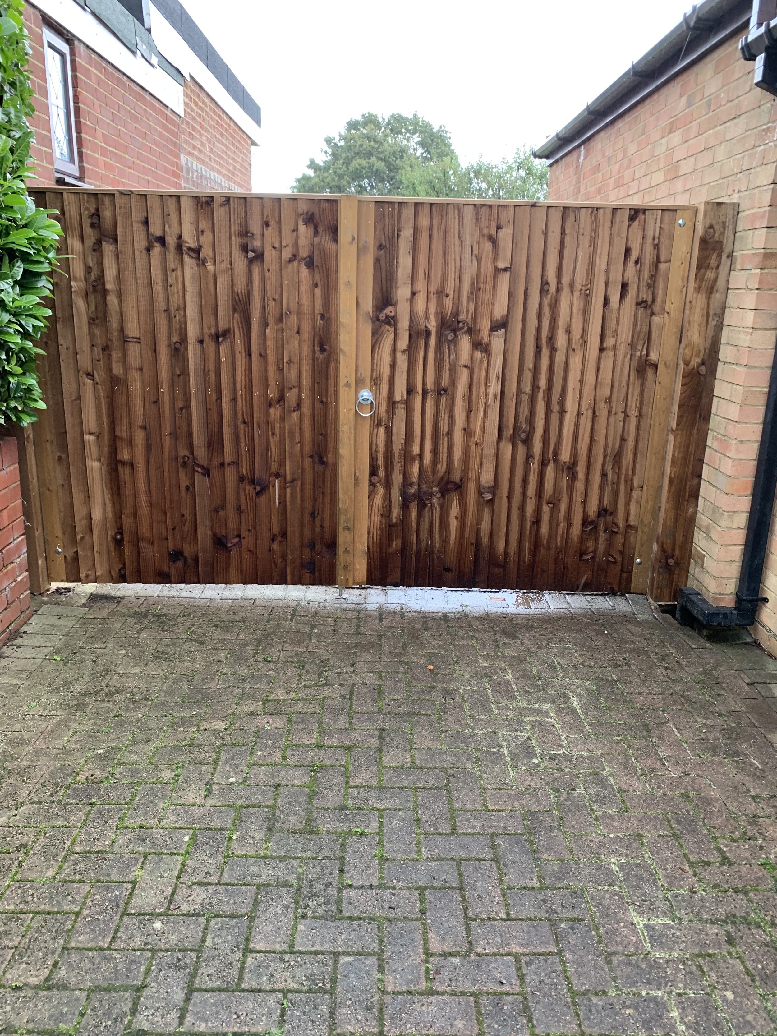 driveway timber gate leighton buzzard