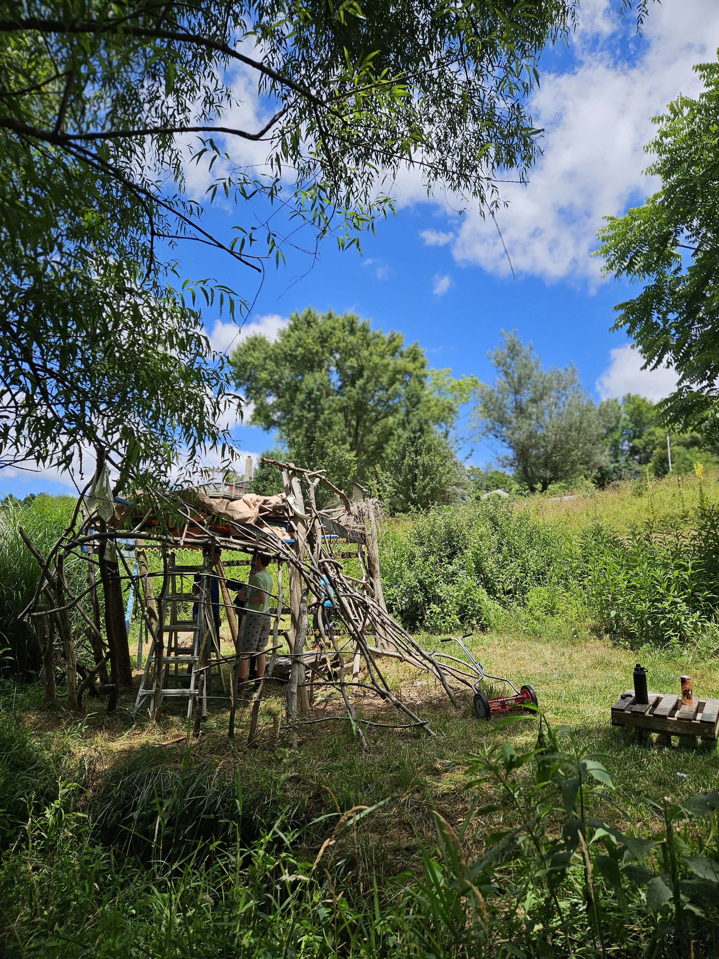 They decided to fix up the hut and turn it into a tavern. 
