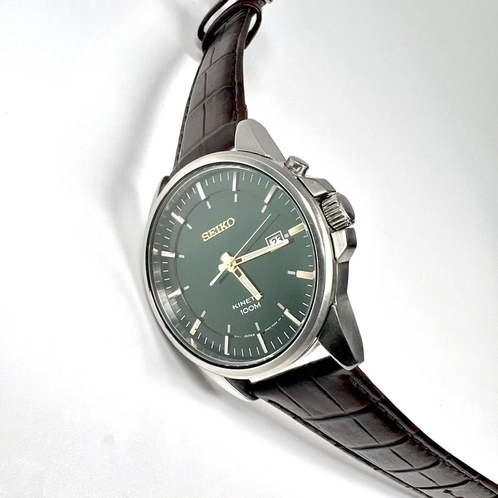 Seiko Kinetic Watch - Exhibition Back - 5M62-0CZ0 — The Watch Bench