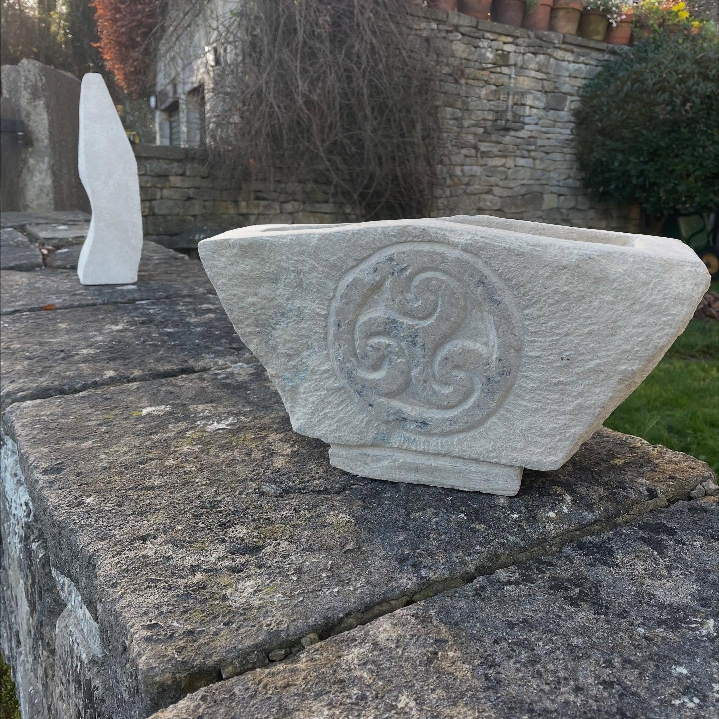I&rsquo;m learning how to carve stone and enjoying the process, compared to working with clay, it&rsquo;s physically much harder and takes me a long time. #stonesculpture #carvingstone #portlandstone #cotswoldstone #gardensculpture #stonecarvingcours