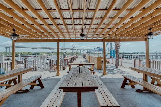 Island Cabana Bar - Free oyster roast 