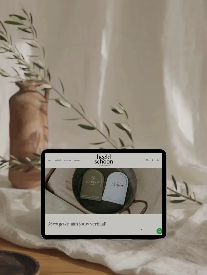 Mensen moeten je vinden, makkelijk door je content kunnen navigeren &eacute;n vooral een fijne ervaring hebben.
Want wat helpt het dat iemand je vindt, als je site op mobiel eruitziet als een puzzel met stukjes die niet passen? 😅

📱💻 Responsive de