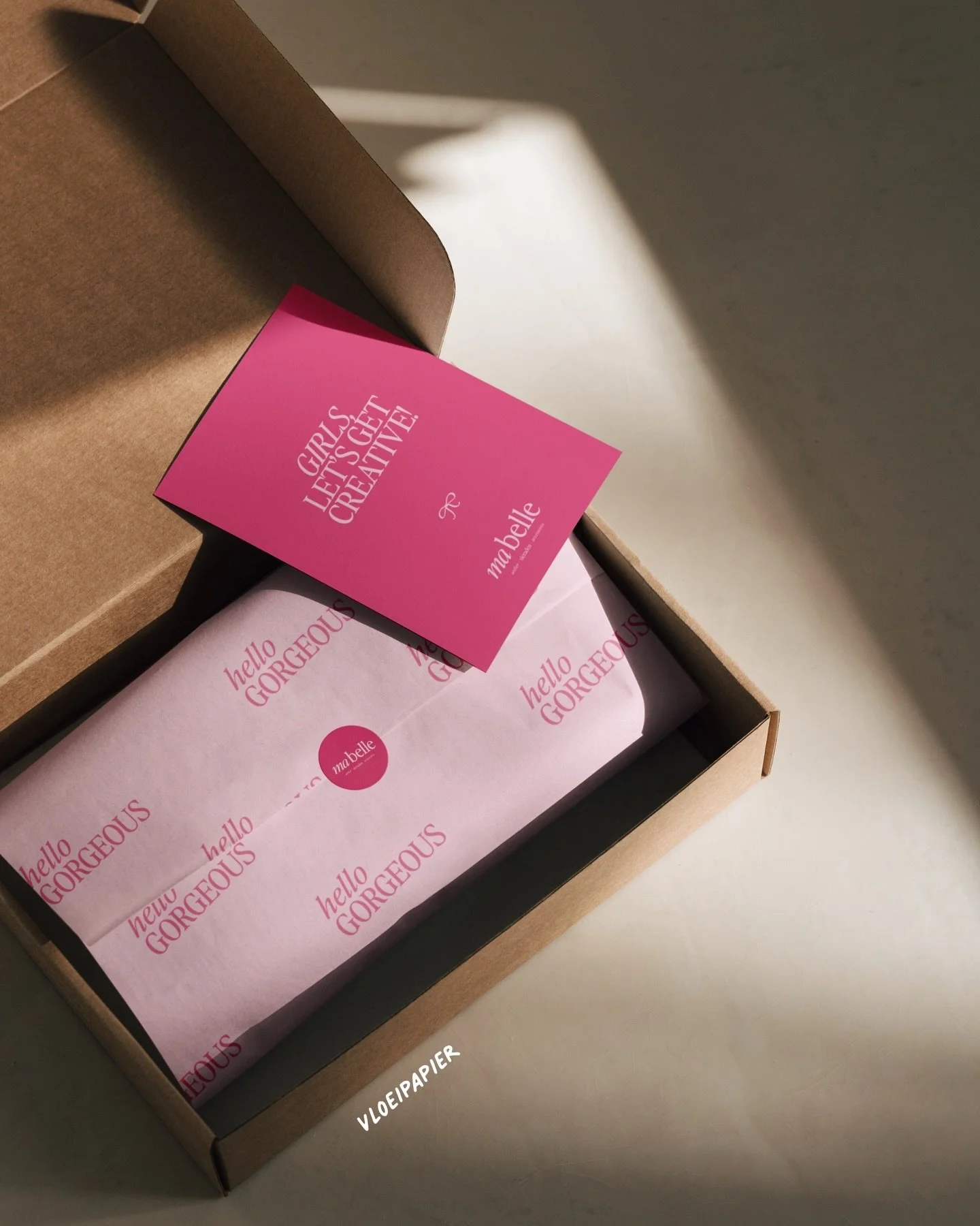 ✨ Ben je trots op het logo en de huisstijl van jouw bedrijf of winkel? Dan is het extra mooi om dit door te trekken in al je reclame-uitingen.

Een perfect voorbeeld hiervan is @mabelle.nl 💖
In al haar communicatie straalt zij haar merk uit met trot