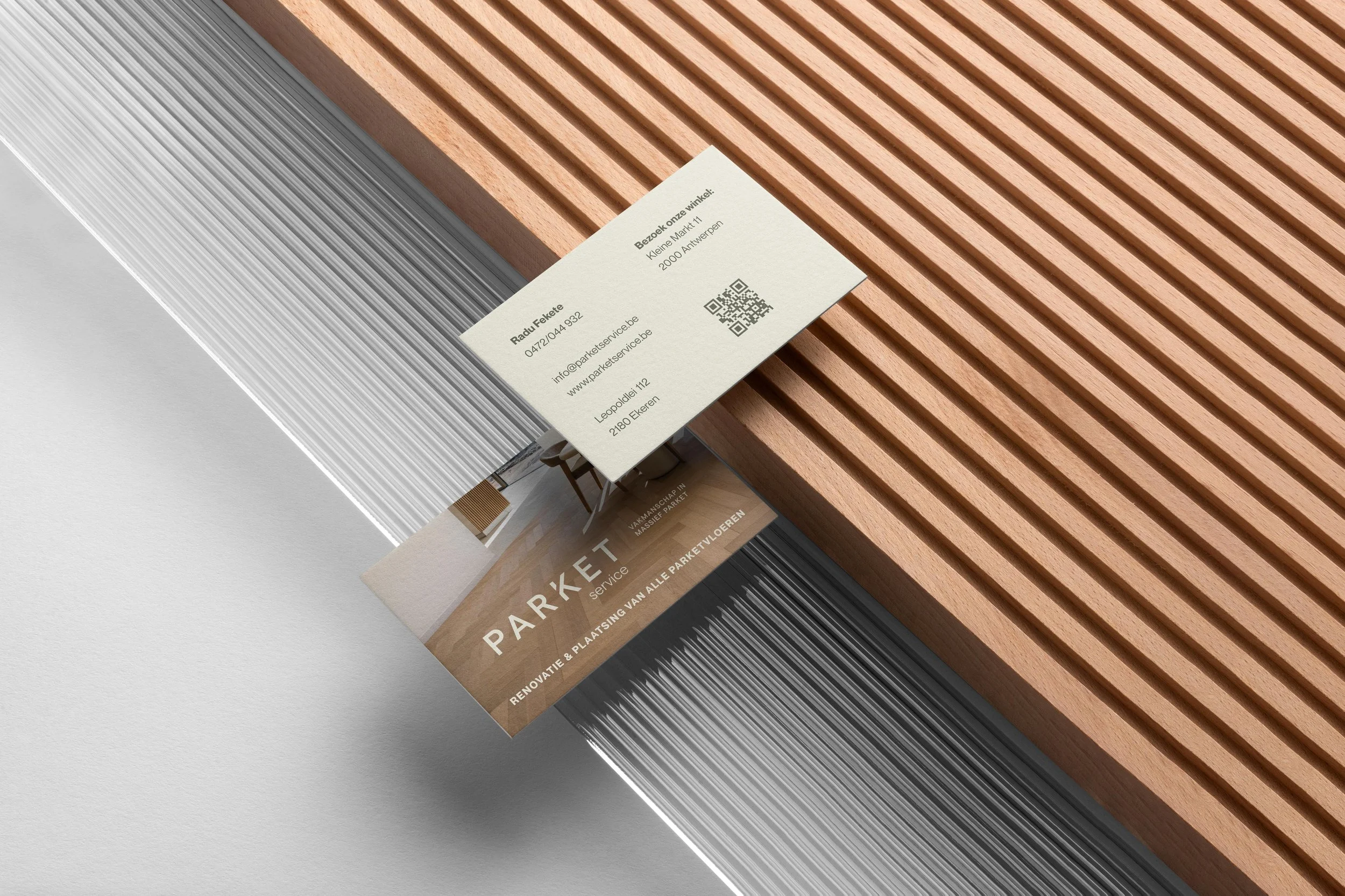 Parket-Service-visitekaartjes-mockup.jpg