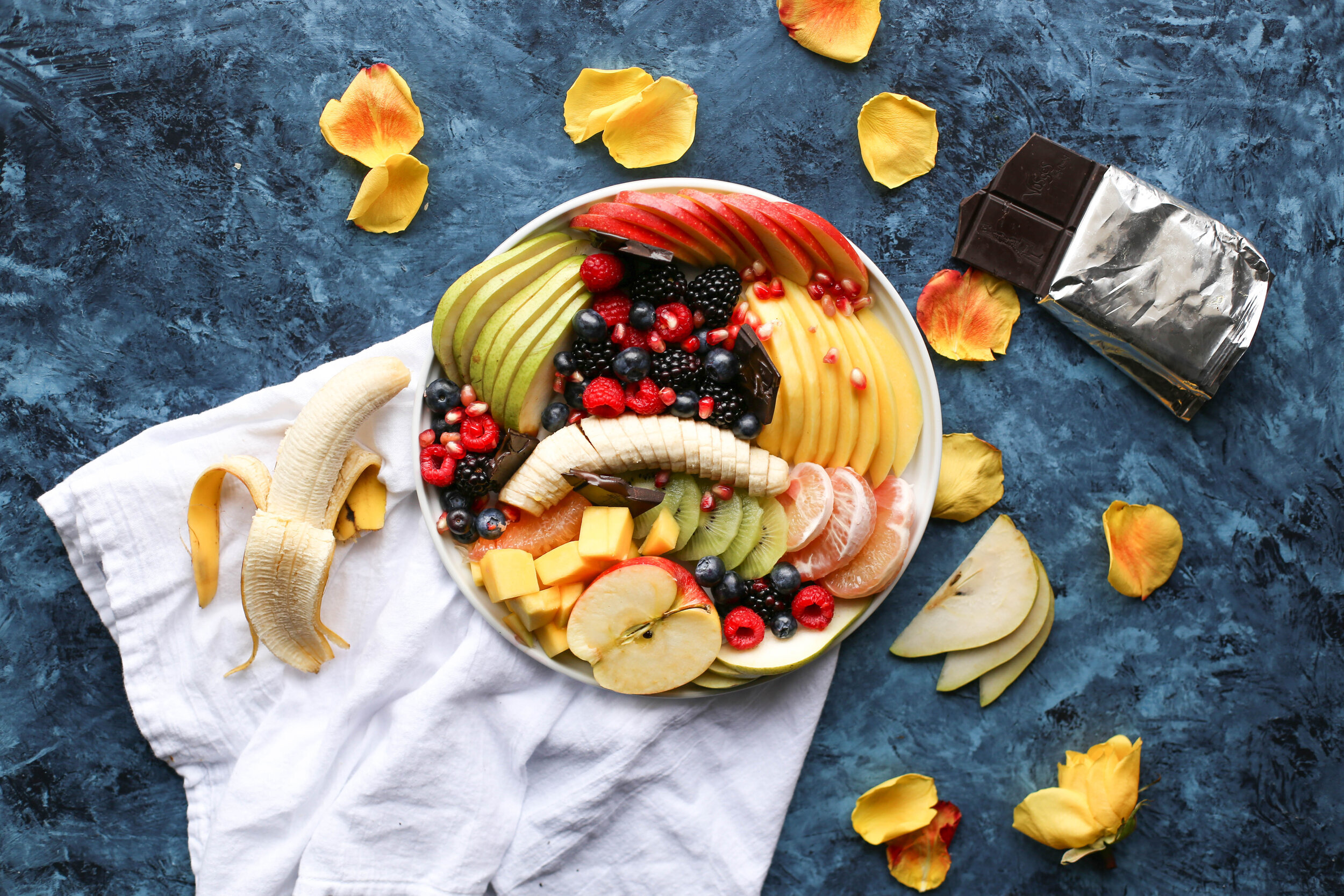 healthy plate of fruits and snacks. food-healthy-mind-healthy-body-youth-toronto