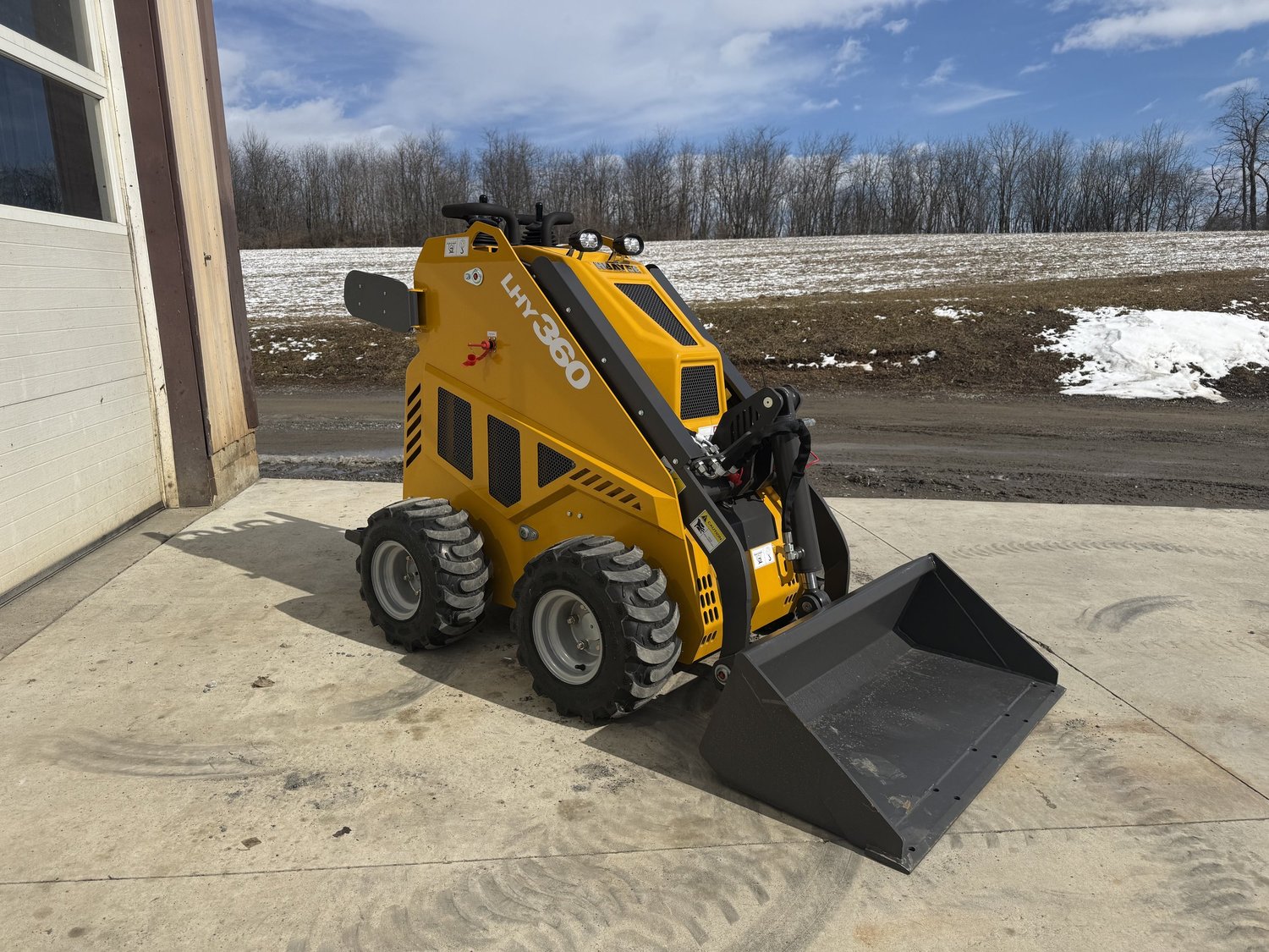 Best Mini Skid Steers for 2026 | Huayee LHY Comparison — Equipment