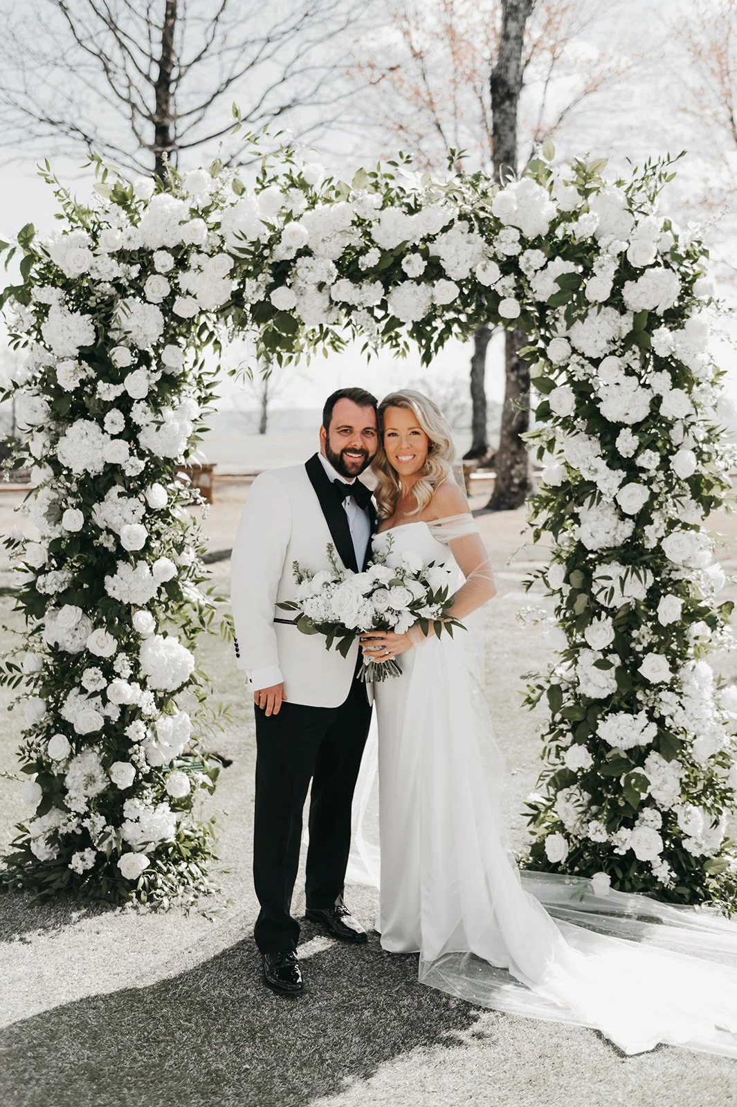 wedding ceremony flowers white and green