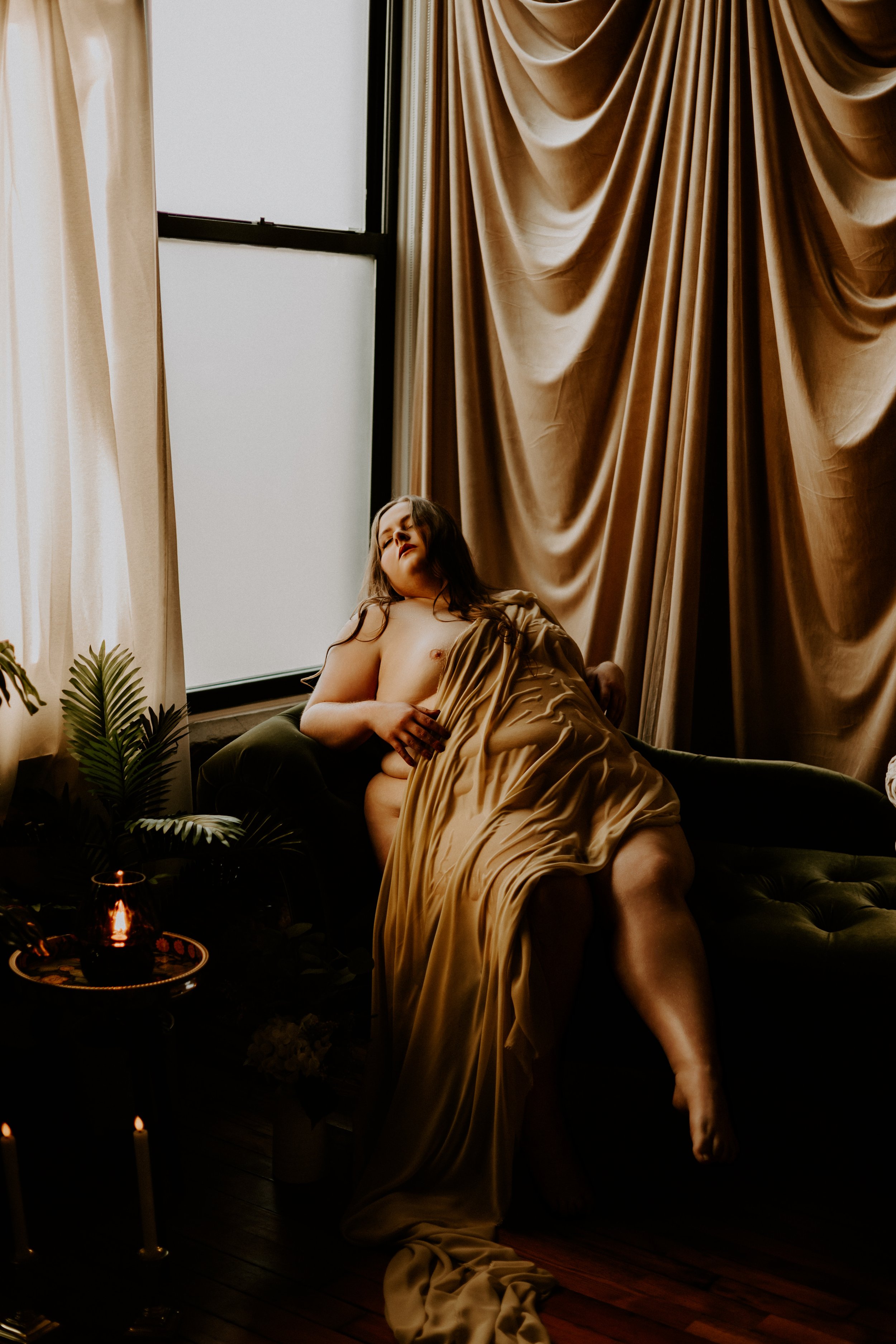 EW 4.3 Columbus Ohio Boudoir Photoshoot 18.jpg