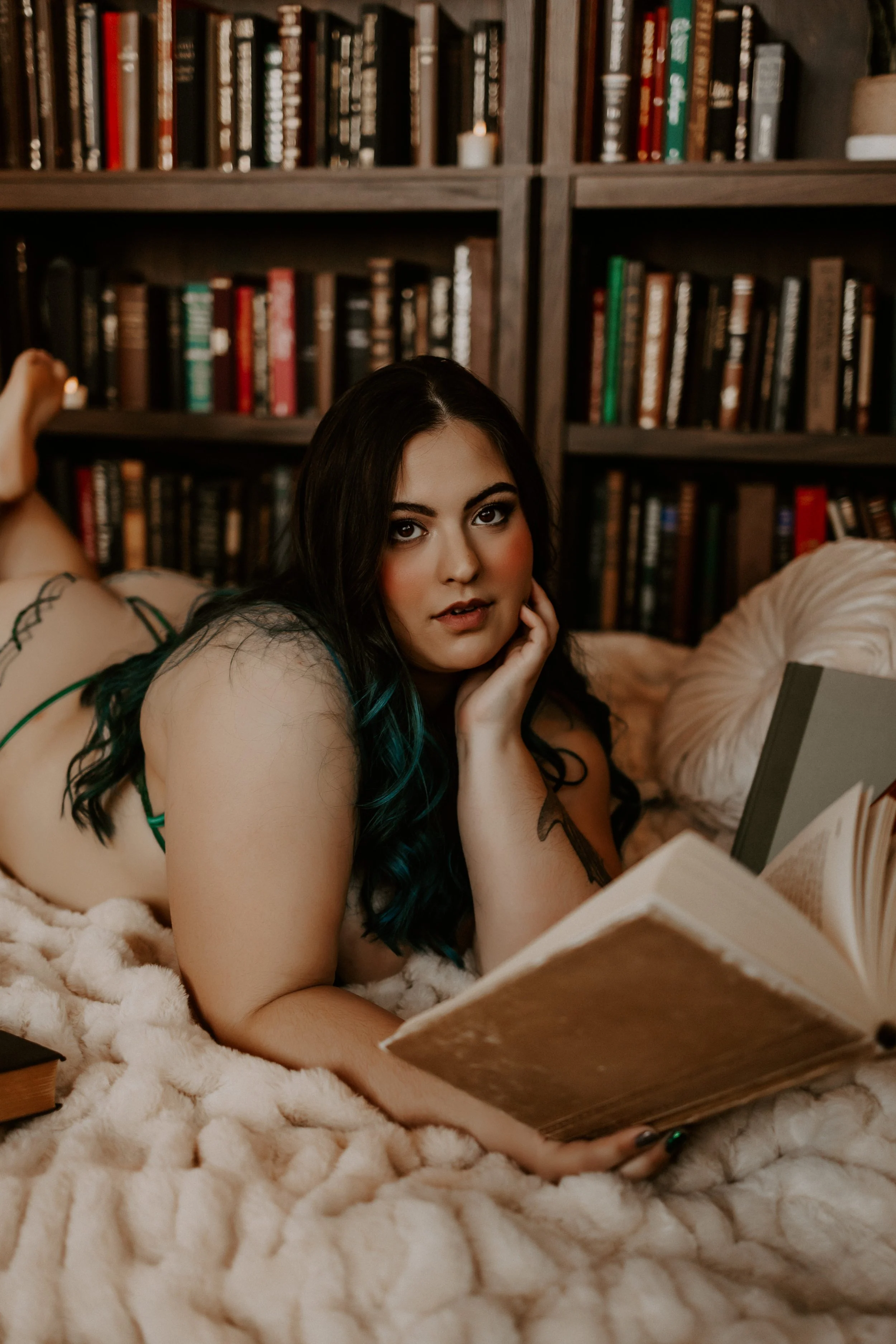HM 3.19 Columbus Ohio Boudoir Photoshoot 21.jpg