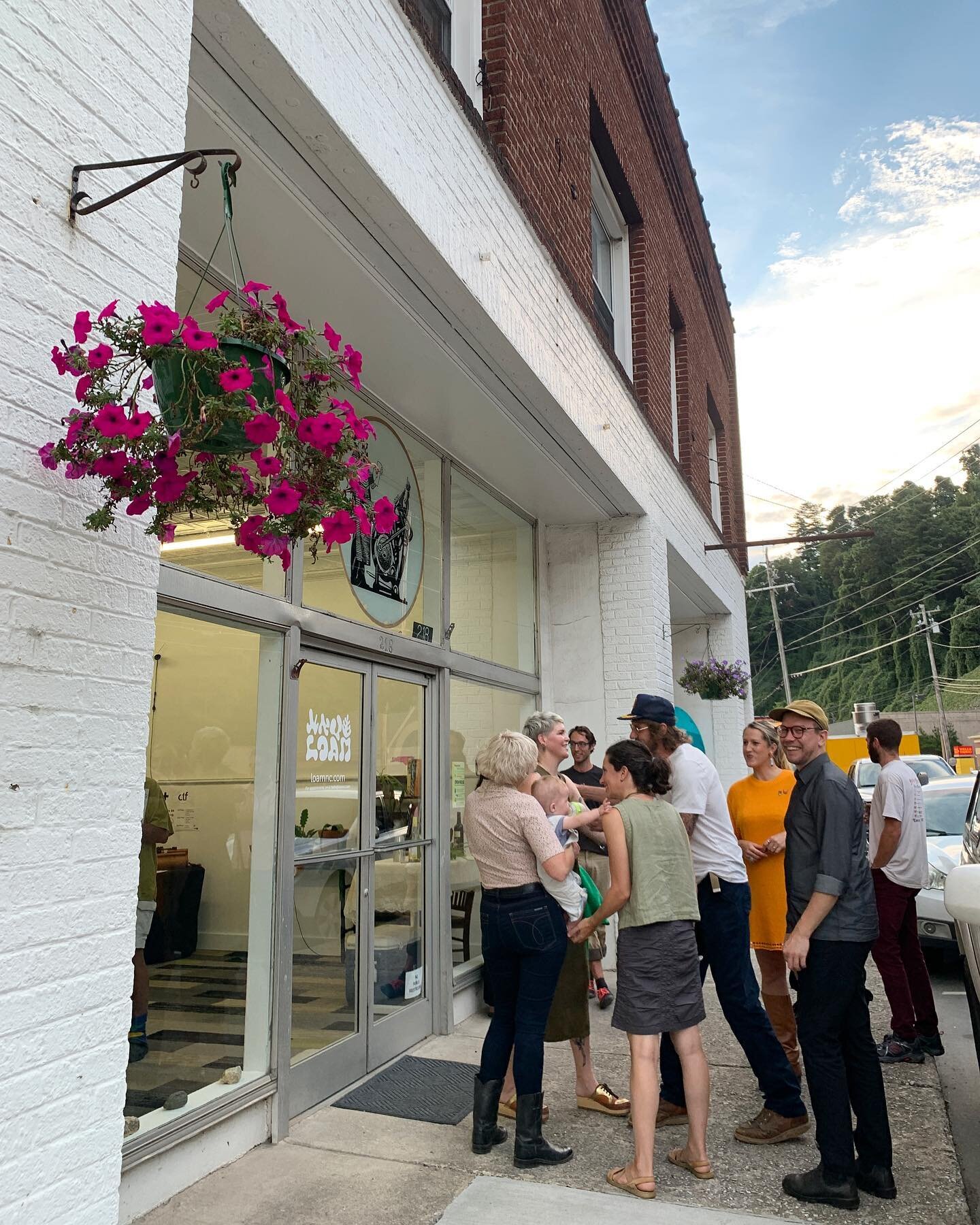 Thank you to everyone who came out to our Open House event last night!! What a vibrant night celebrating our talented Treats fam and Spruce Pine community!  Special thanks to @wickedgoodpretzels for some seriously tasty treats !! 🥨&hearts;️