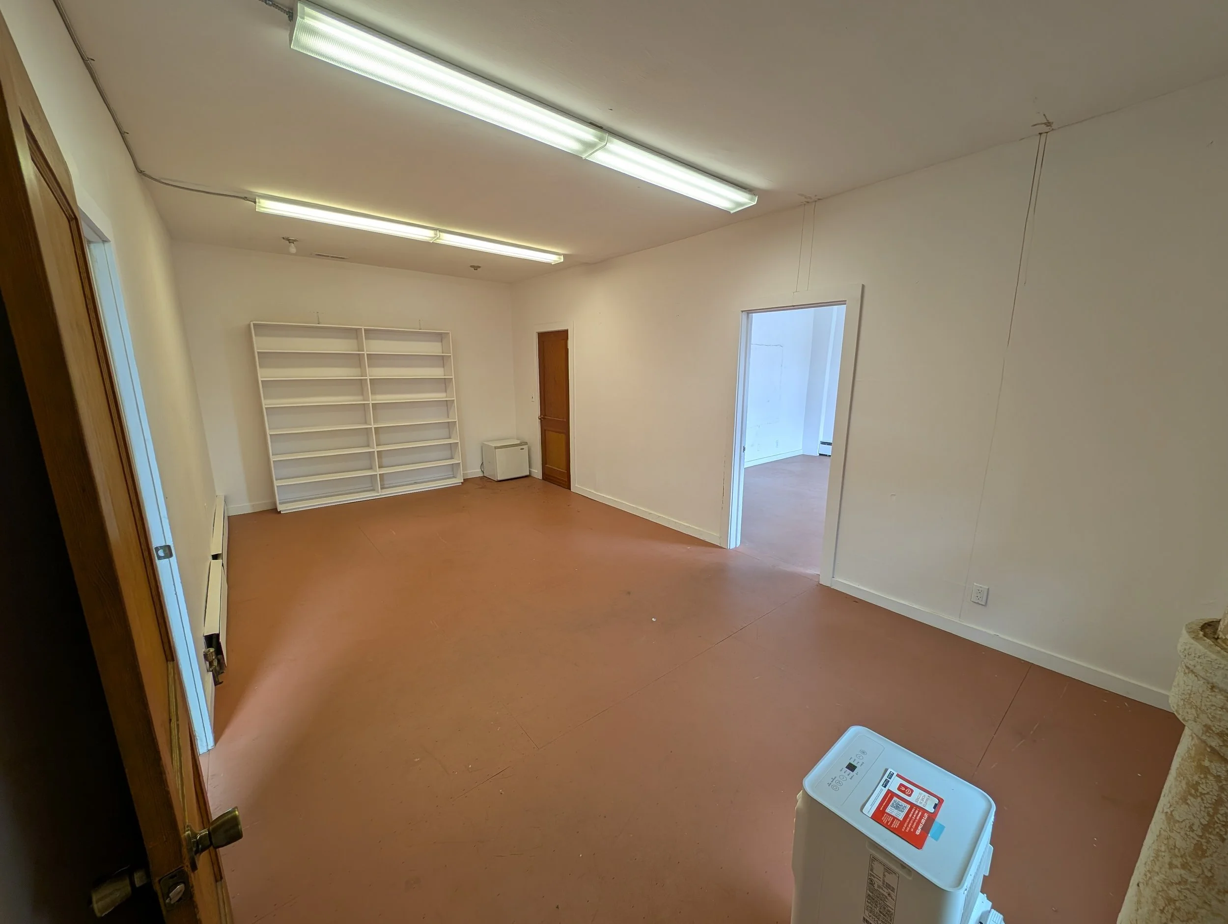Upstairs Studio 6A - $268 / mo