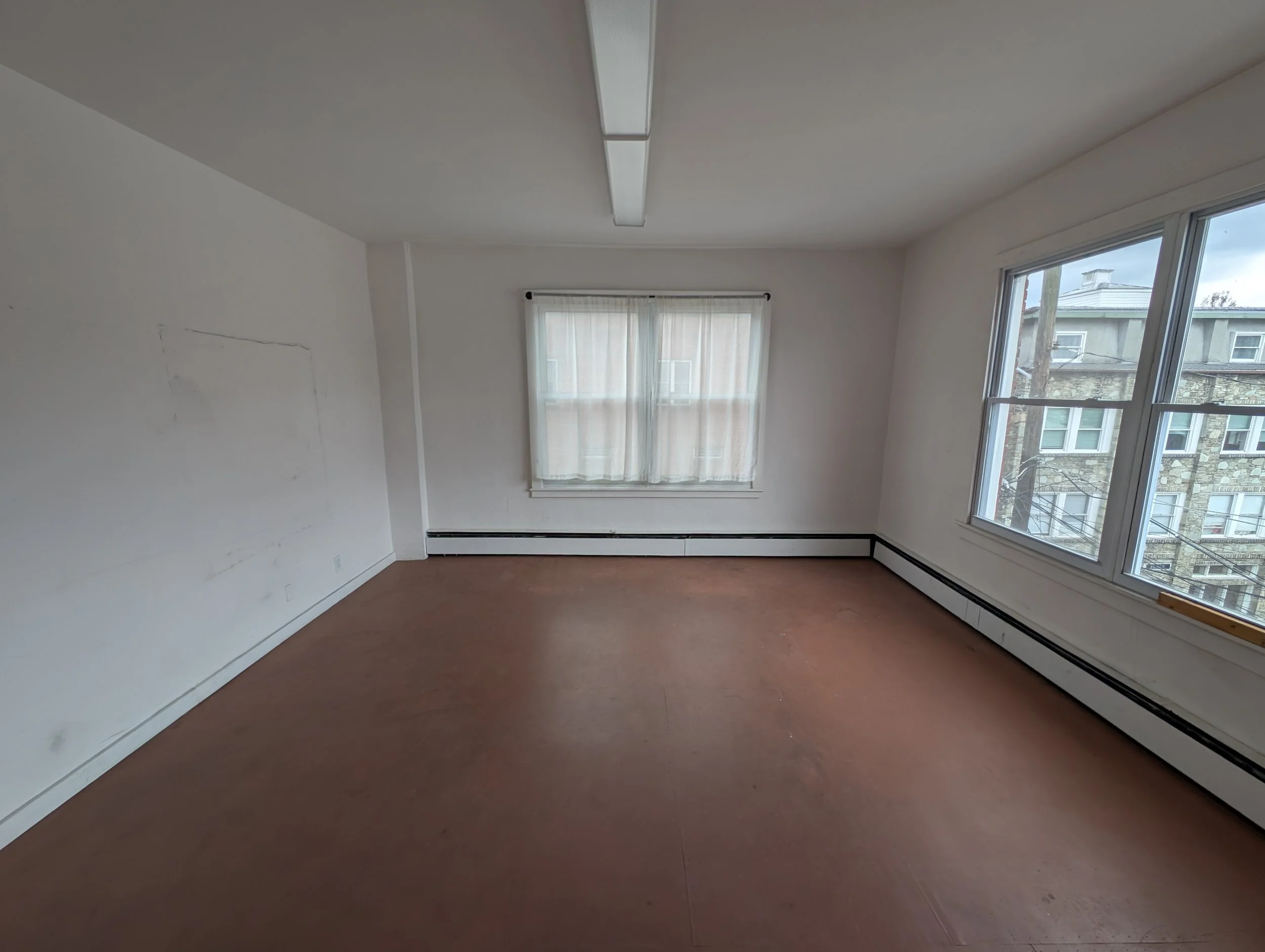 Upstairs Studio 6B - $324 / mo
