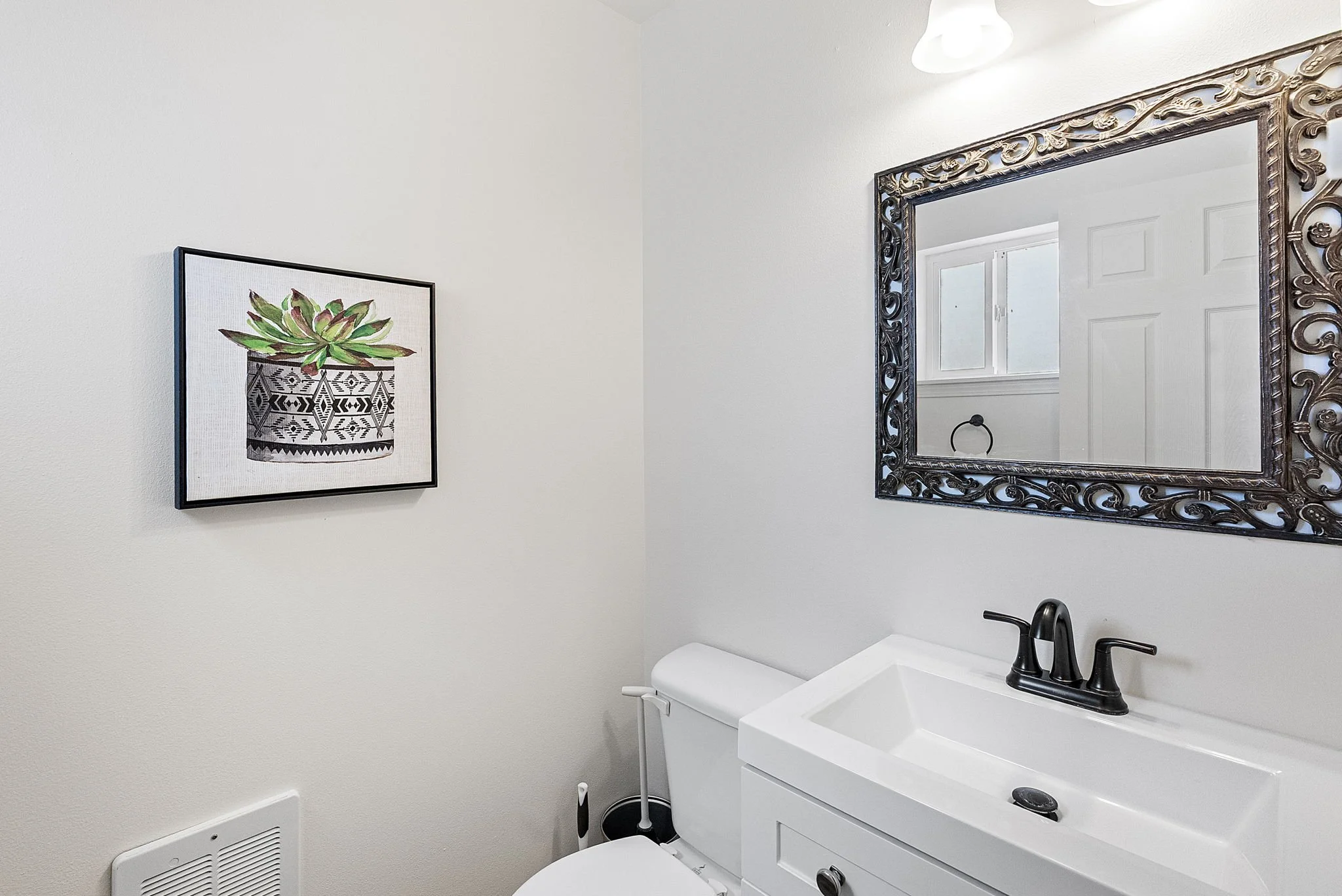 16-web-or-mls-209-ne-max-william-loop.jpg