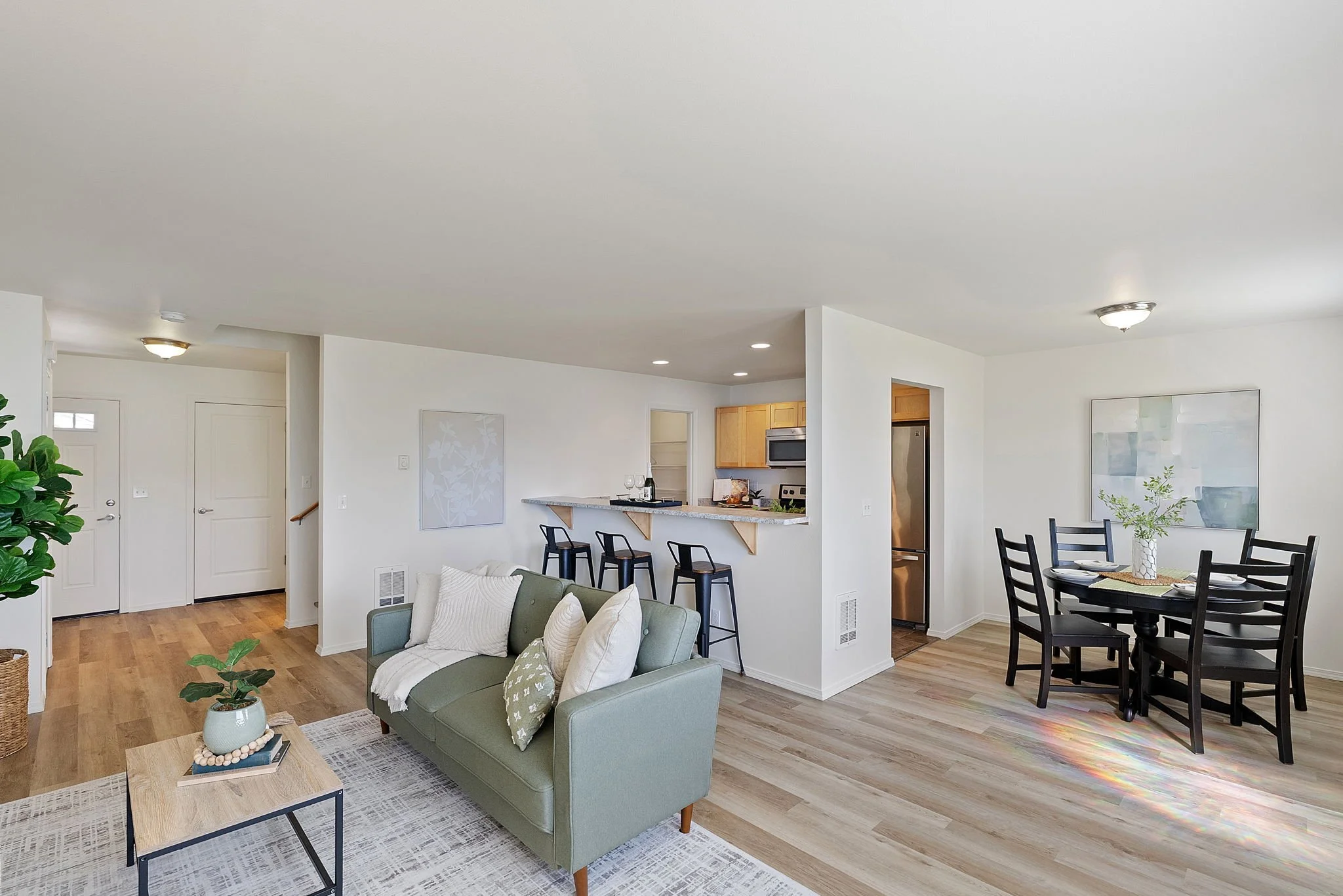 4-web-or-mls-396-ne-inspiration-st.jpg