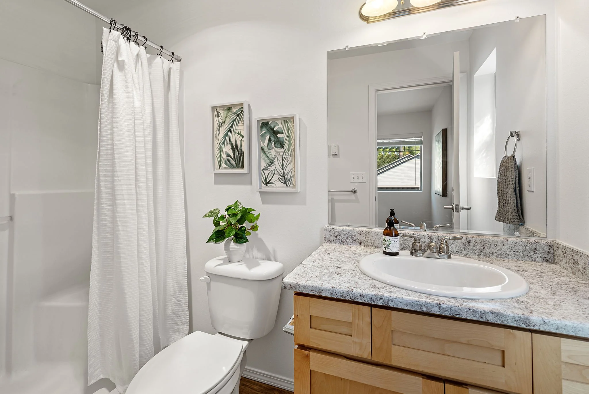 21-web-or-mls-396-ne-inspiration-st.jpg