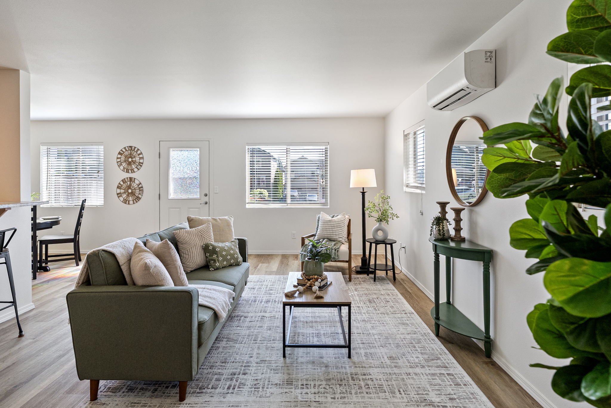 32-web-or-mls-396-ne-inspiration-st.jpg