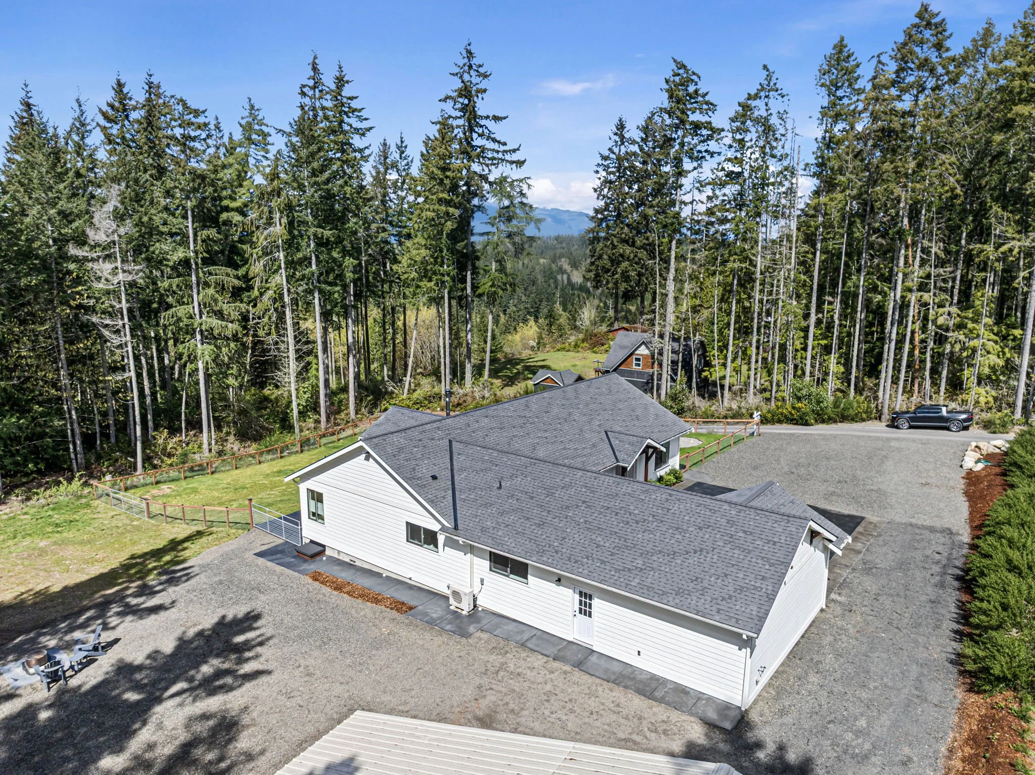 2-web-or-mls-10128-merlin-ln-nw.jpg