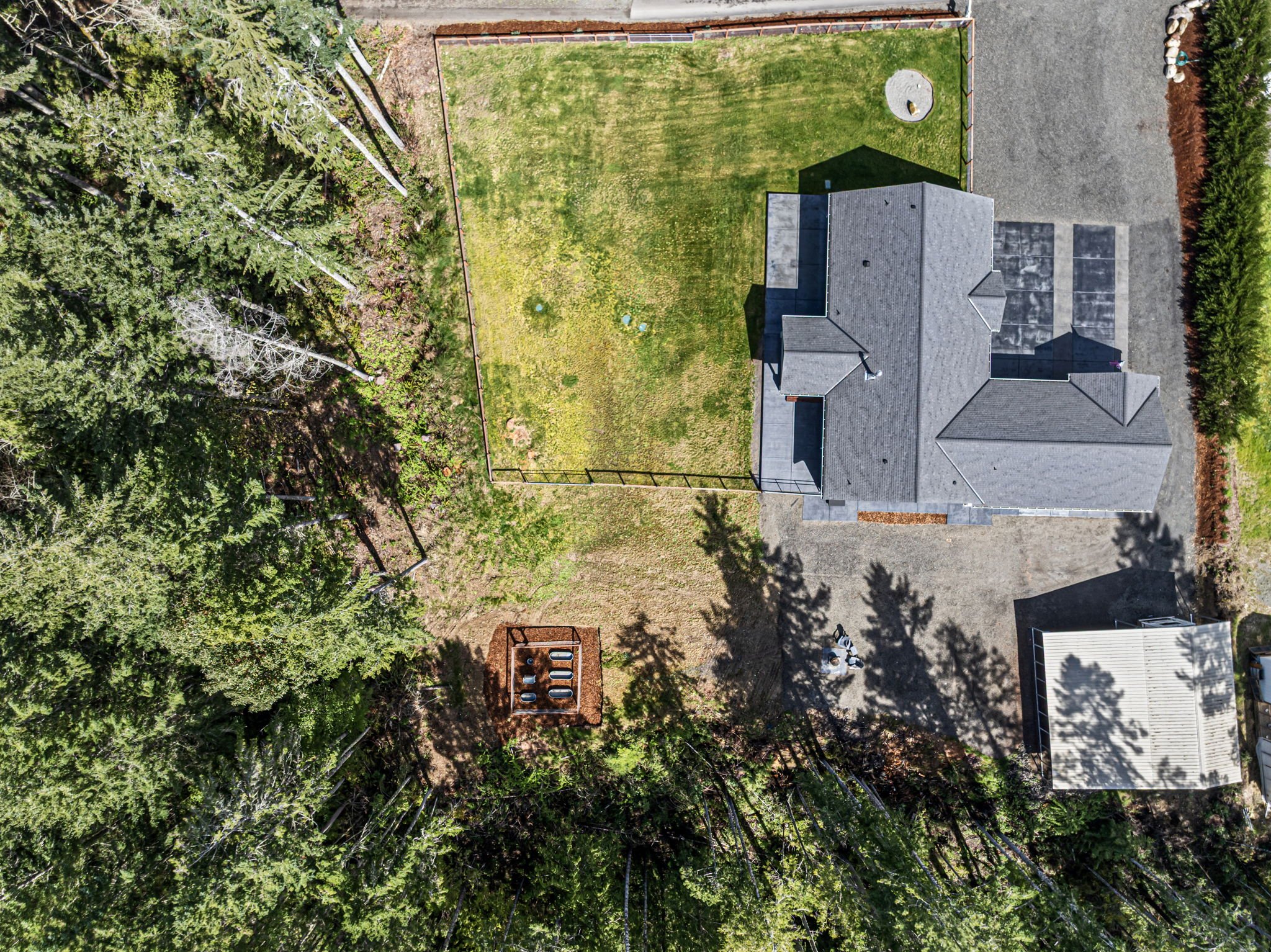 3-web-or-mls-10128-merlin-ln-nw.jpg