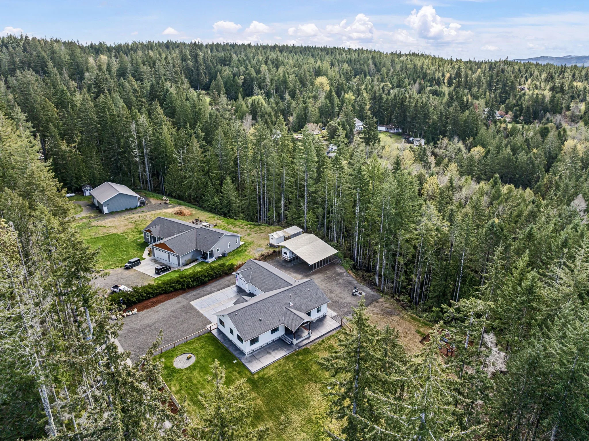 6-web-or-mls-10128-merlin-ln-nw.jpg