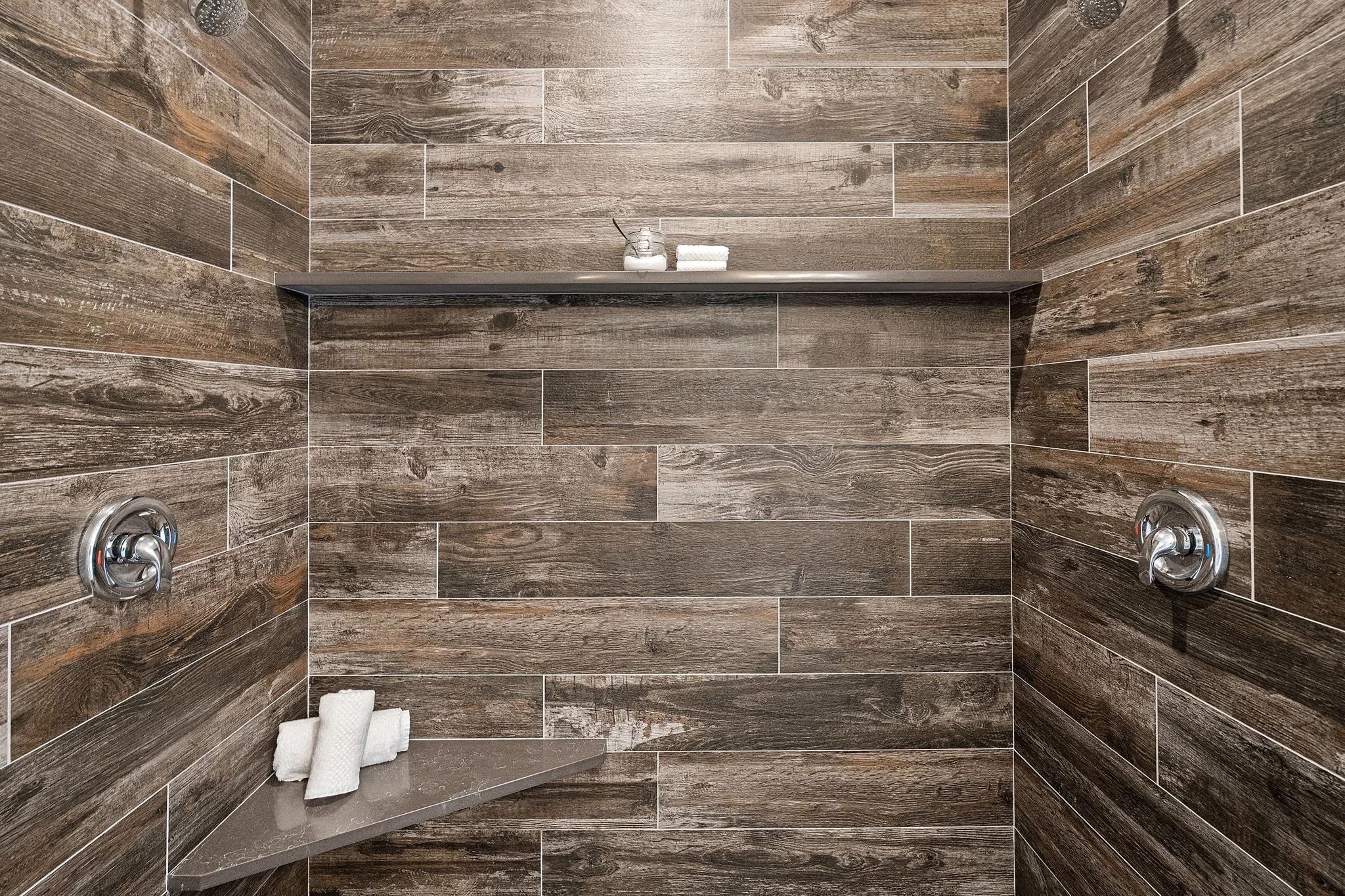 15-web-or-mls-10128-merlin-ln-nw.jpg