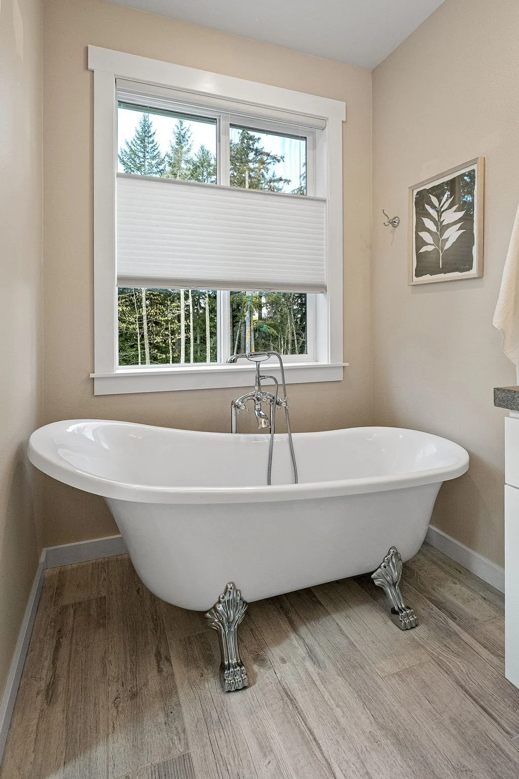 20-web-or-mls-10128-merlin-ln-nw.jpg