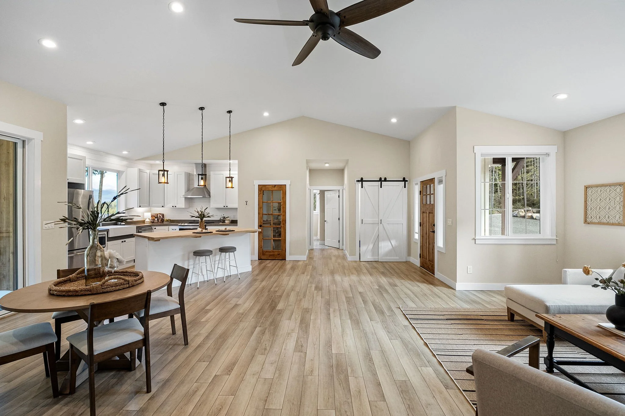 28-web-or-mls-10128-merlin-ln-nw.jpg