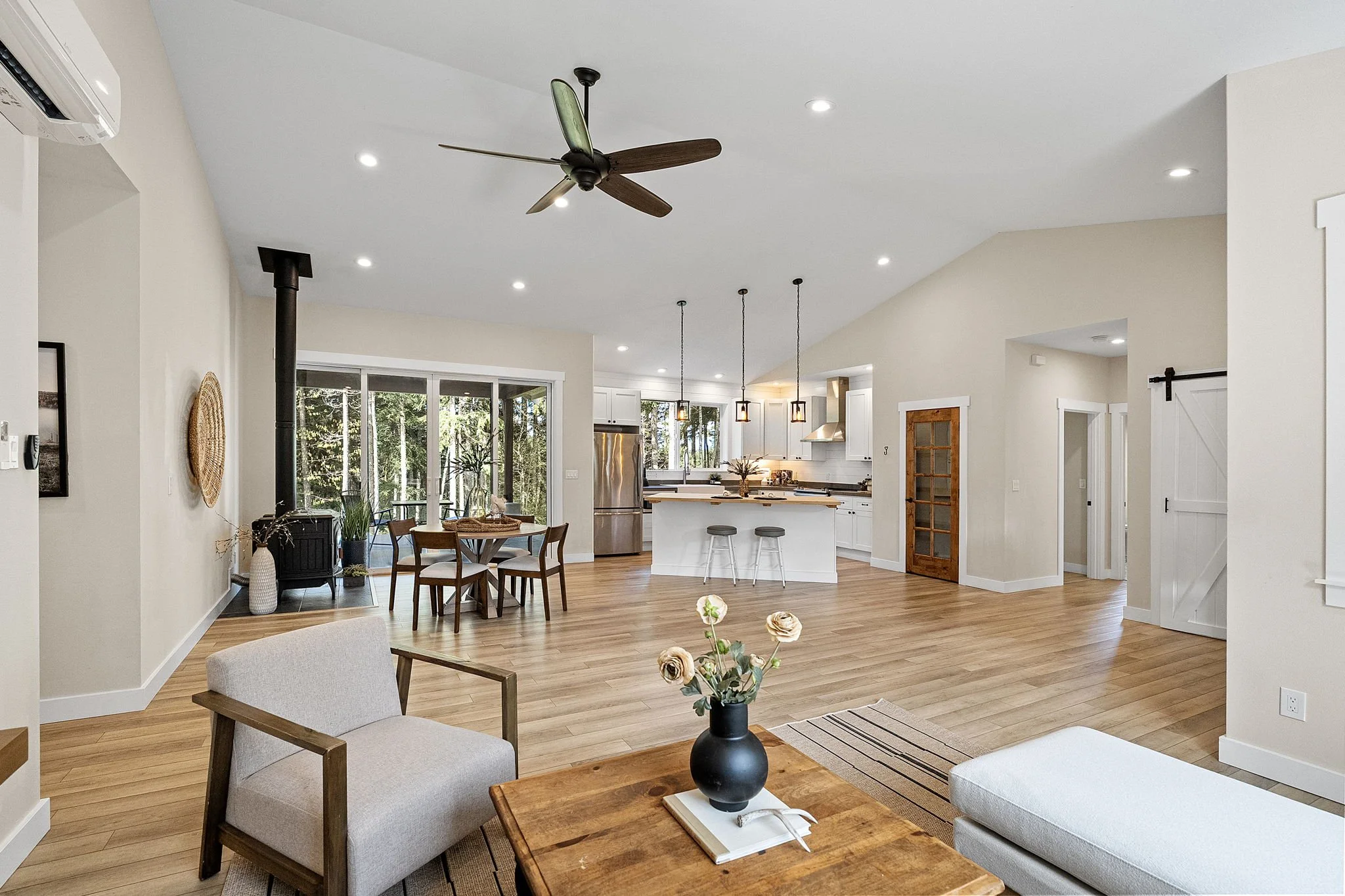 32-web-or-mls-10128-merlin-ln-nw.jpg
