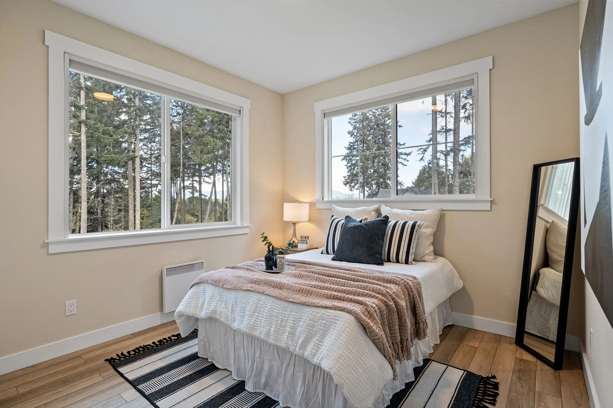 42-web-or-mls-10128-merlin-ln-nw.jpg