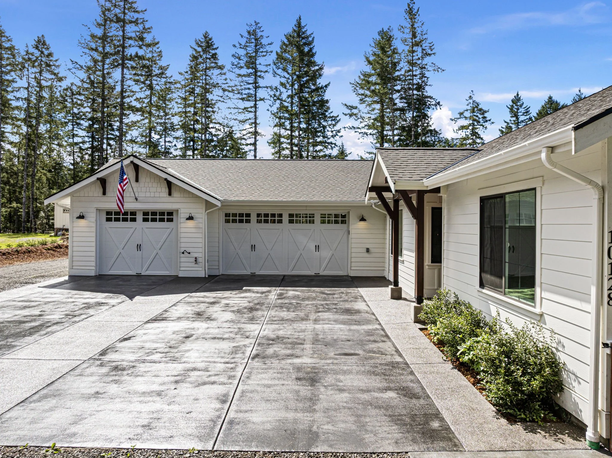 67-web-or-mls-10128-merlin-ln-nw.jpg